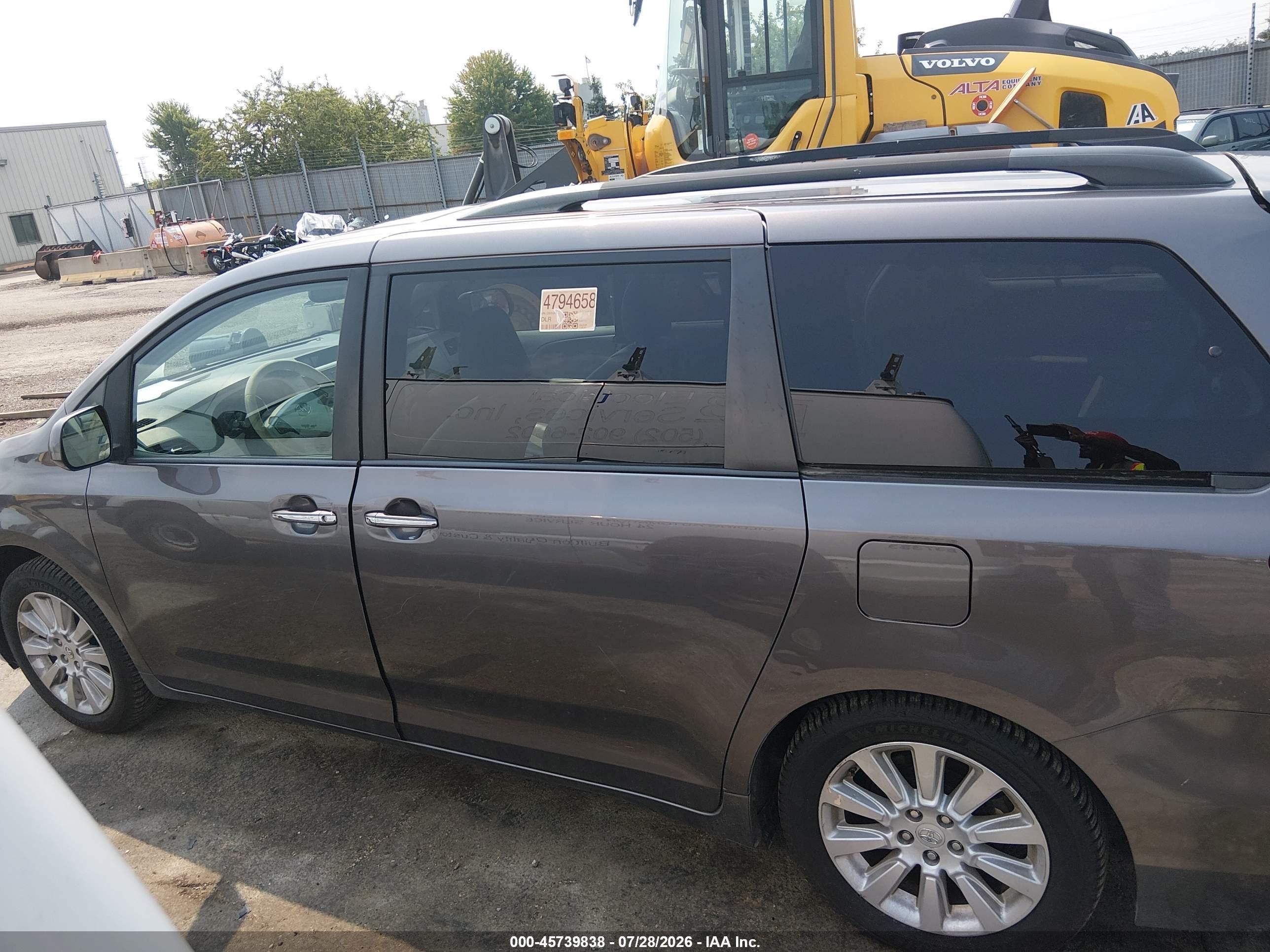 2013 Toyota Sienna Xle 7 Passenger Gray vin: 5TDDK3DC5DS053796