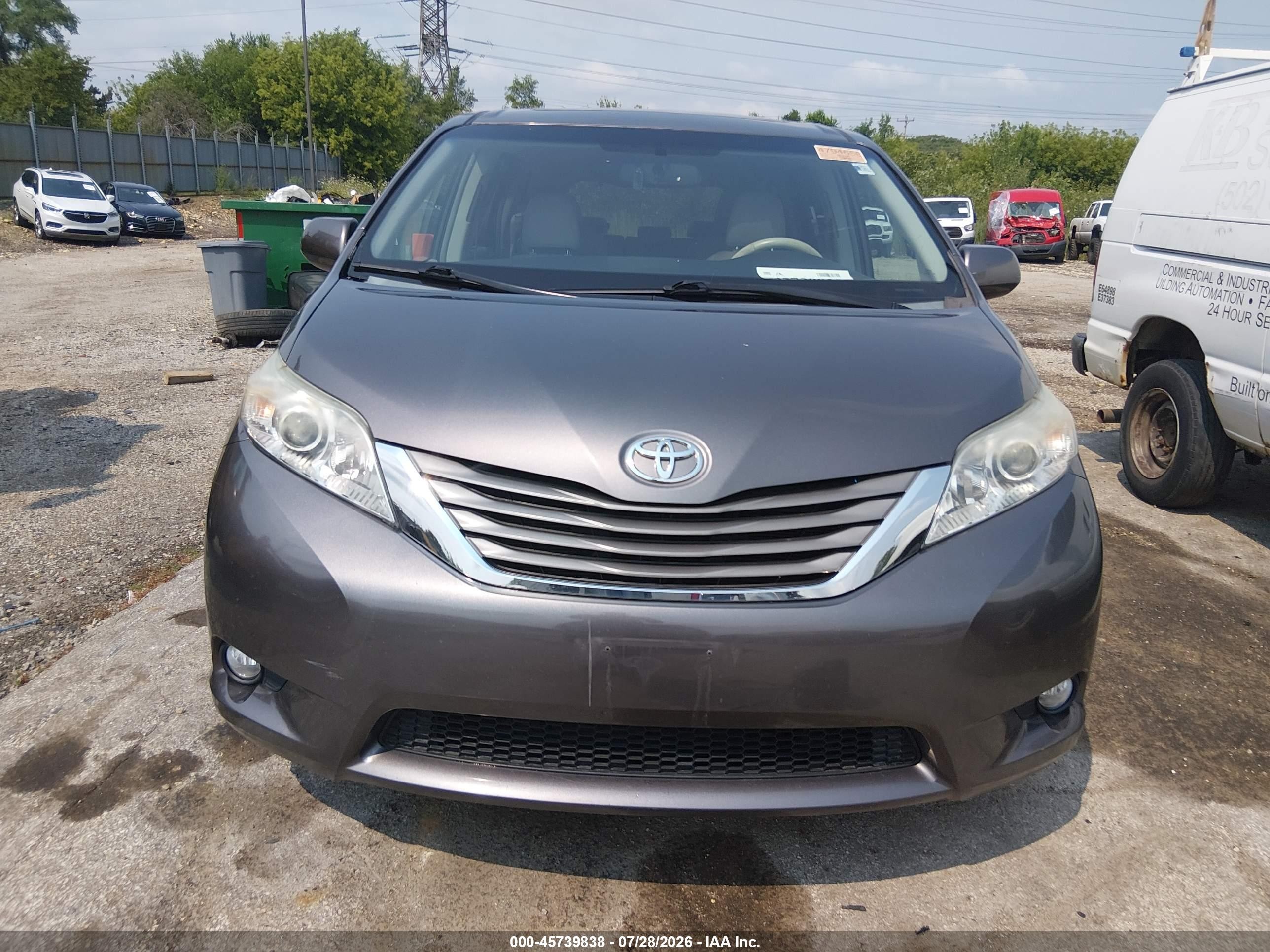 2013 Toyota Sienna Xle 7 Passenger Gray vin: 5TDDK3DC5DS053796