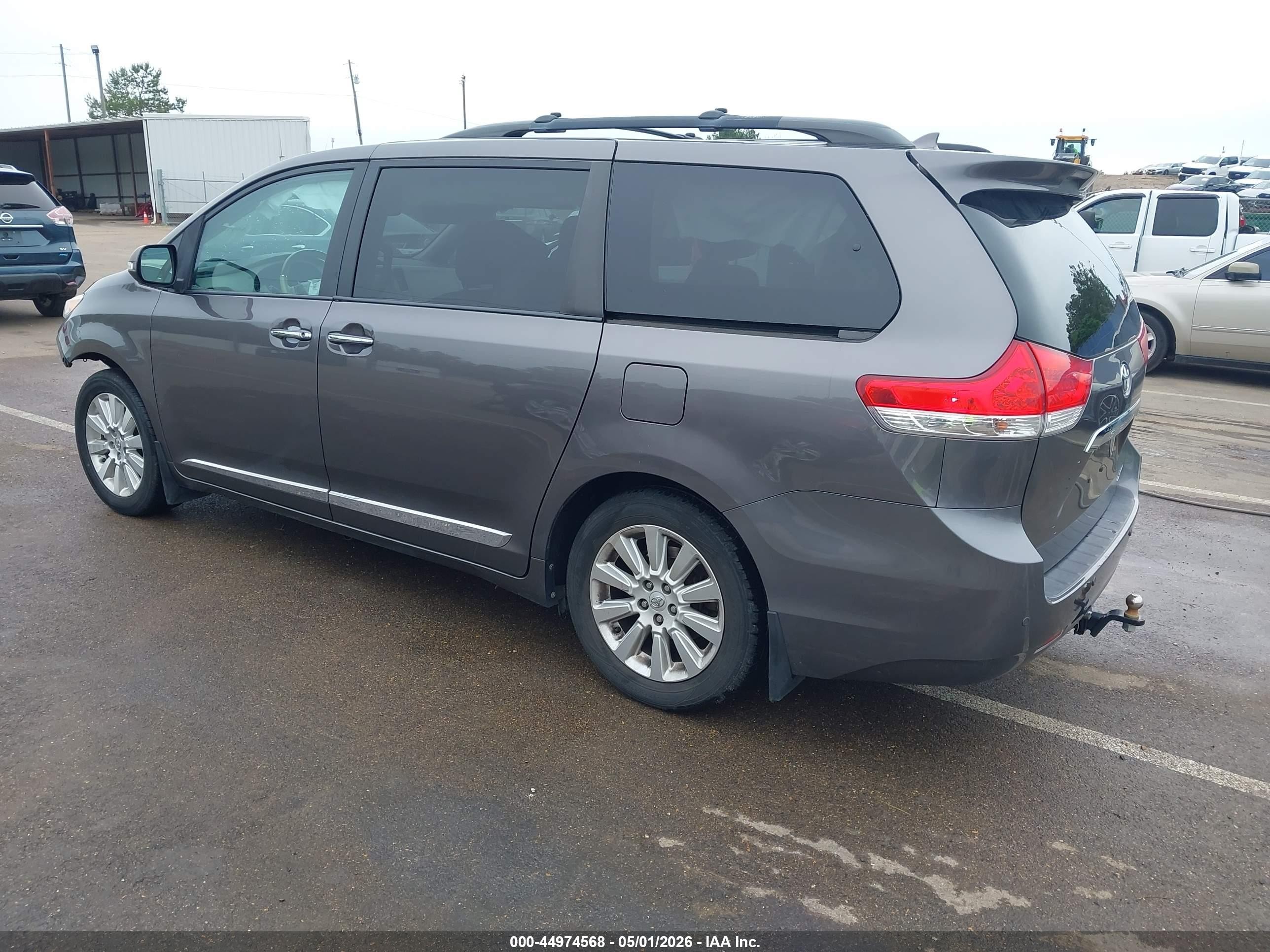 2013 Toyota Sienna Limited 7 Passenger Champagne vin: 5TDDK3DC5DS060540