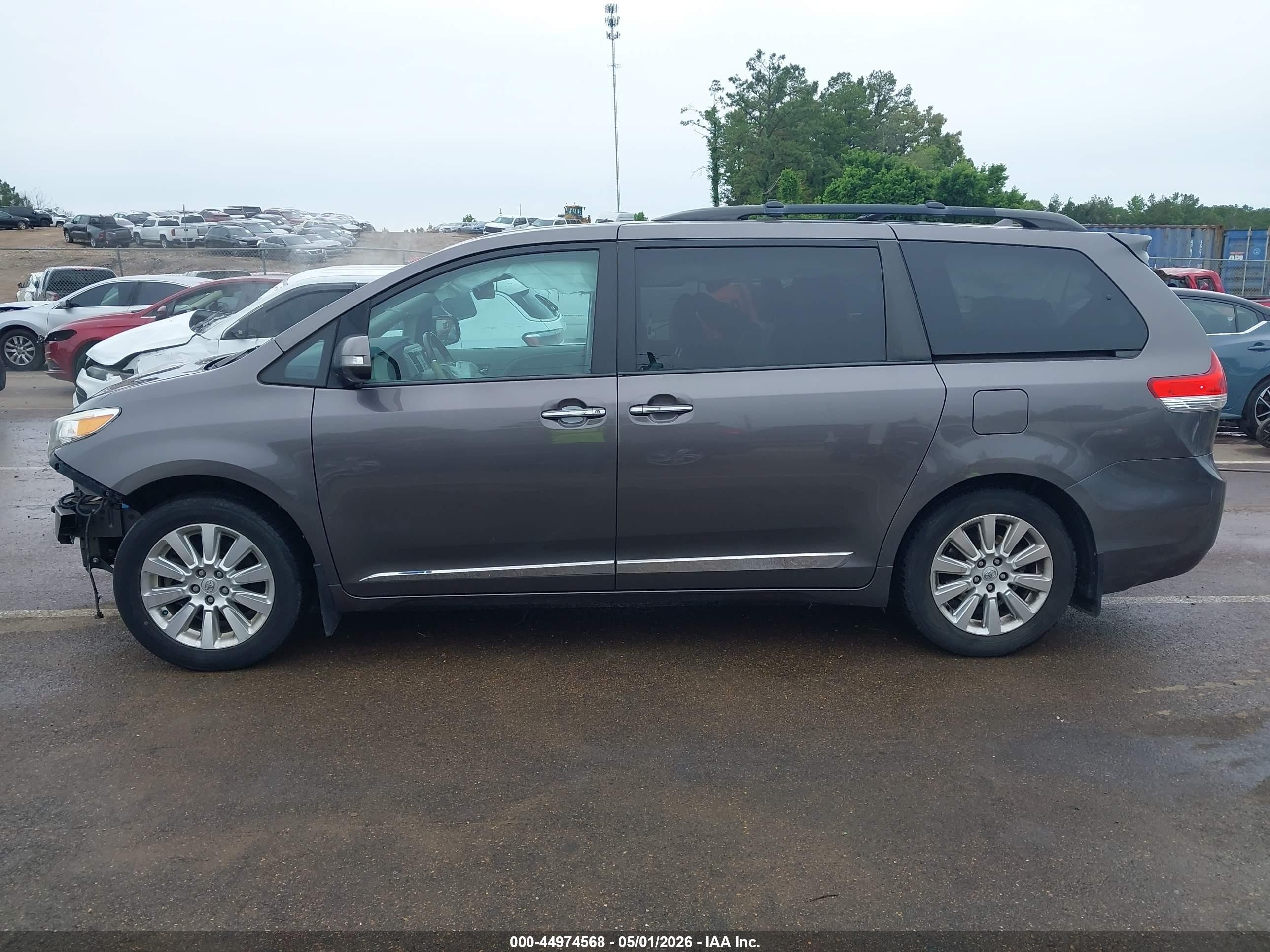 2013 Toyota Sienna Limited 7 Passenger Champagne vin: 5TDDK3DC5DS060540