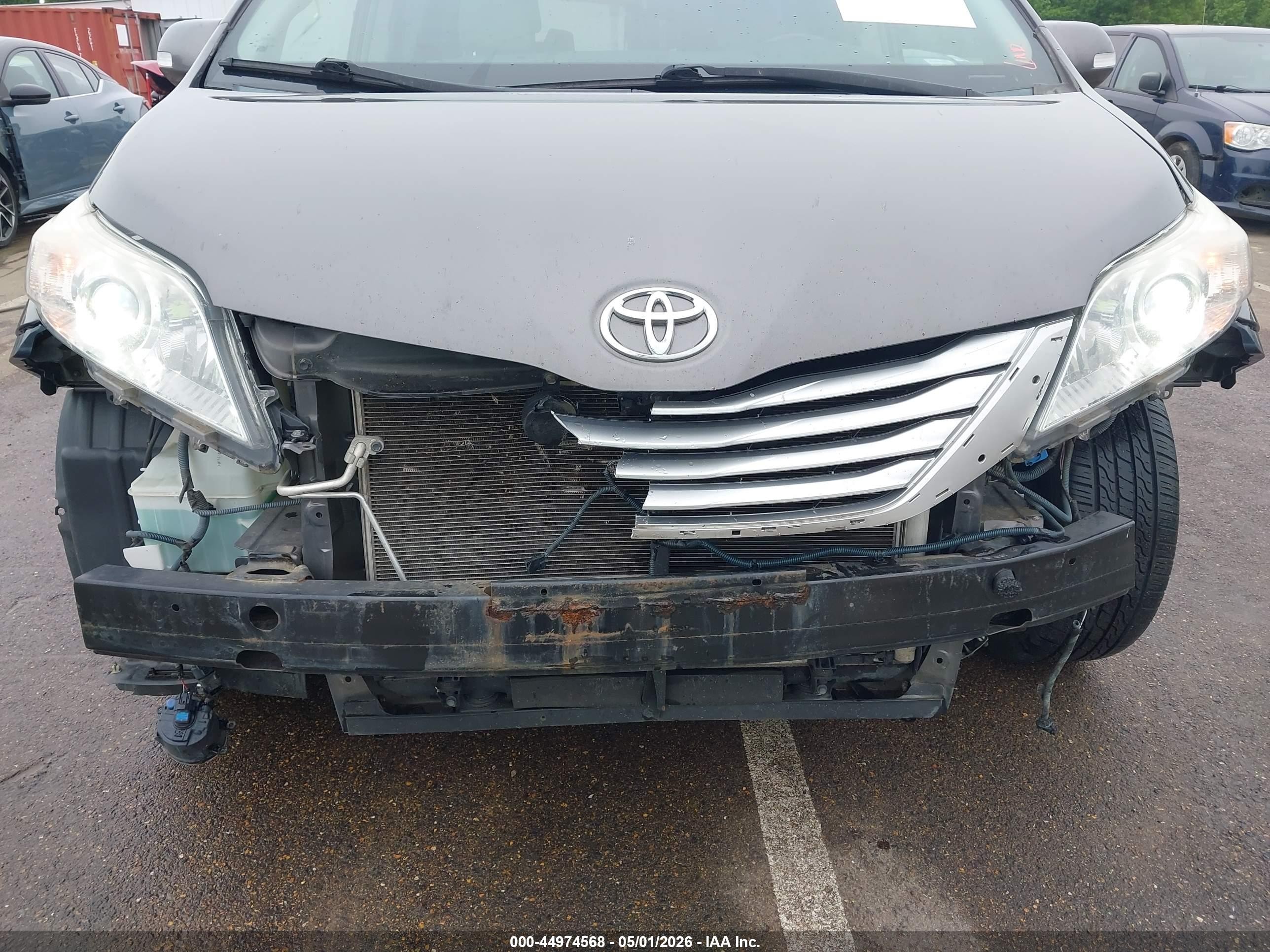 2013 Toyota Sienna Limited 7 Passenger Champagne vin: 5TDDK3DC5DS060540