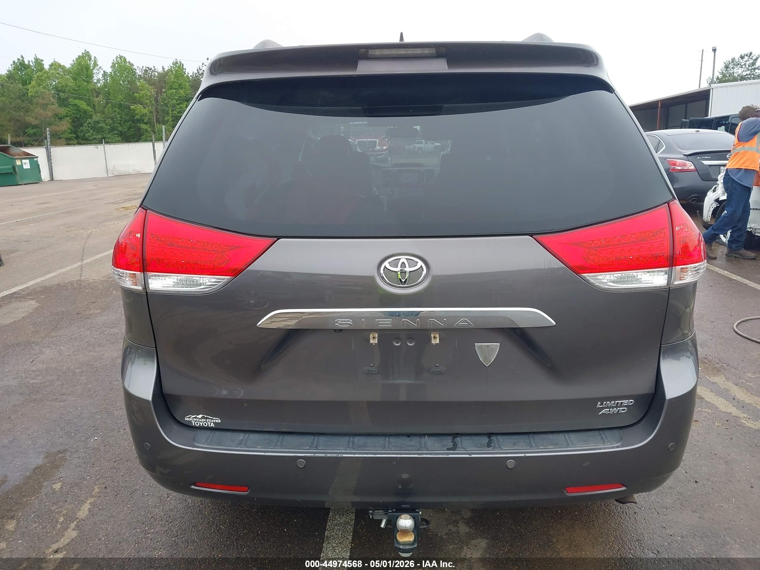 2013 Toyota Sienna Limited 7 Passenger Champagne vin: 5TDDK3DC5DS060540