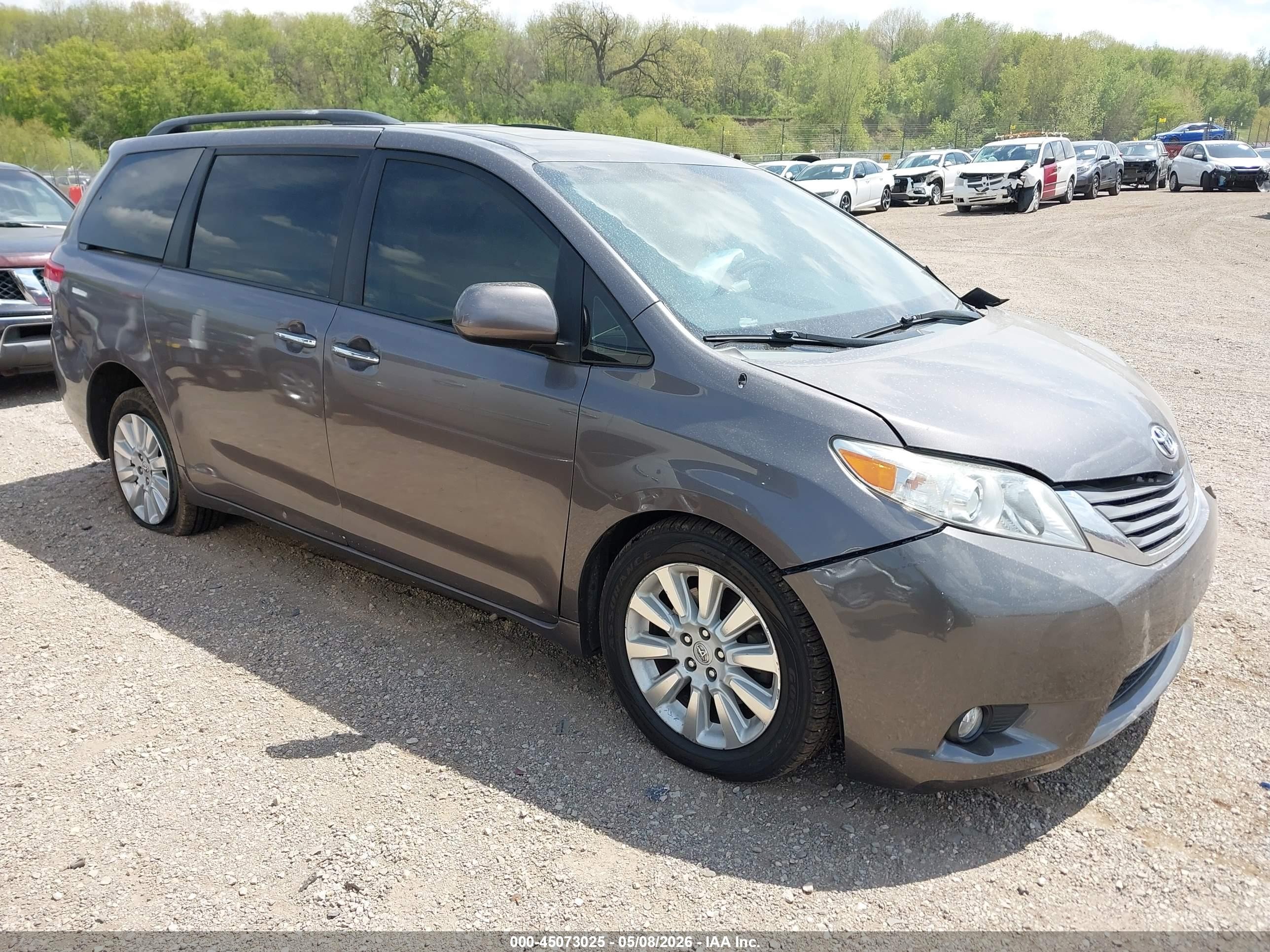 2013 Toyota Sienna Xle 7 Passenger Gray vin: 5TDDK3DC5DS063180
