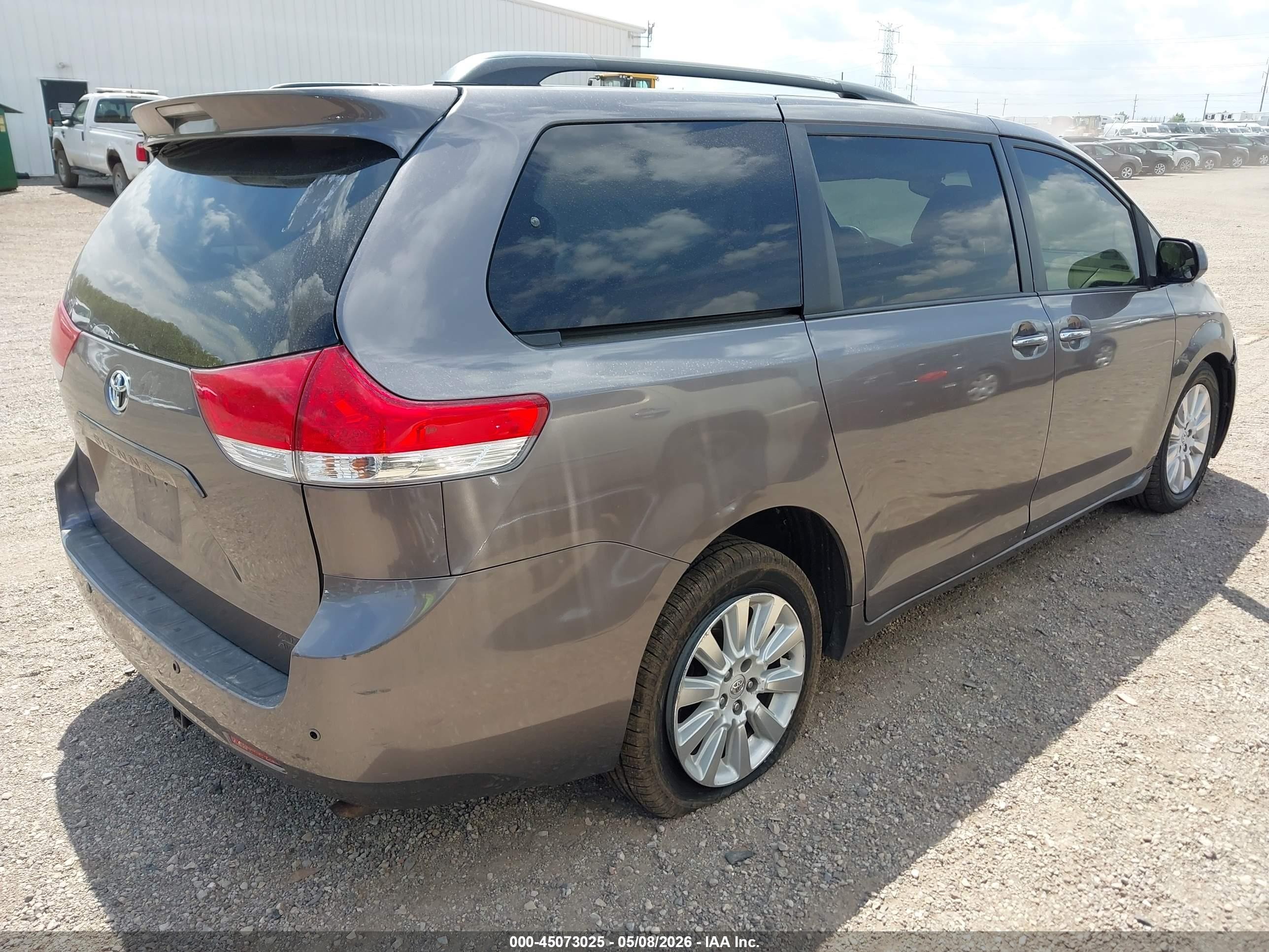 2013 Toyota Sienna Xle 7 Passenger Gray vin: 5TDDK3DC5DS063180