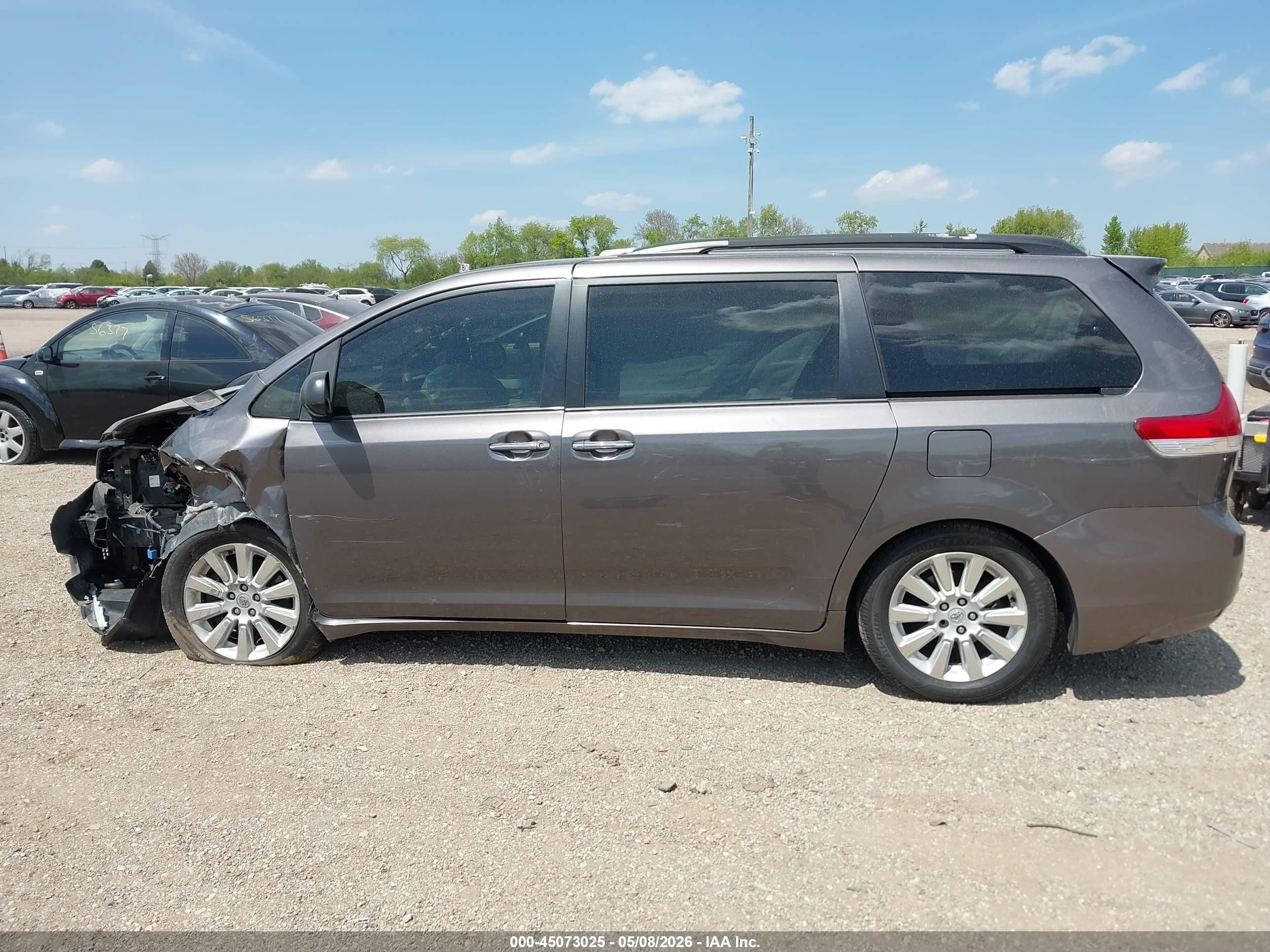 2013 Toyota Sienna Xle 7 Passenger Gray vin: 5TDDK3DC5DS063180
