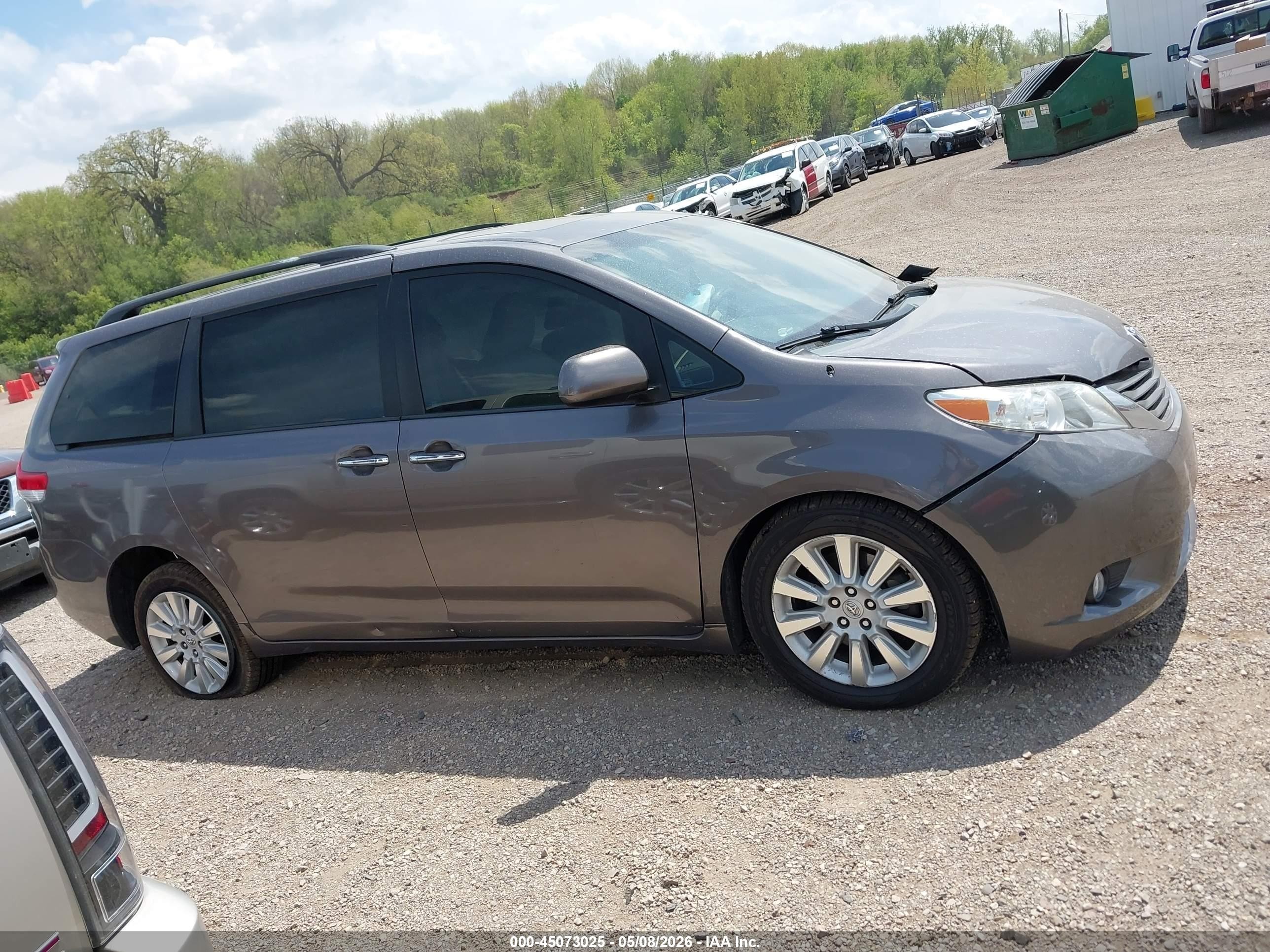 2013 Toyota Sienna Xle 7 Passenger Gray vin: 5TDDK3DC5DS063180