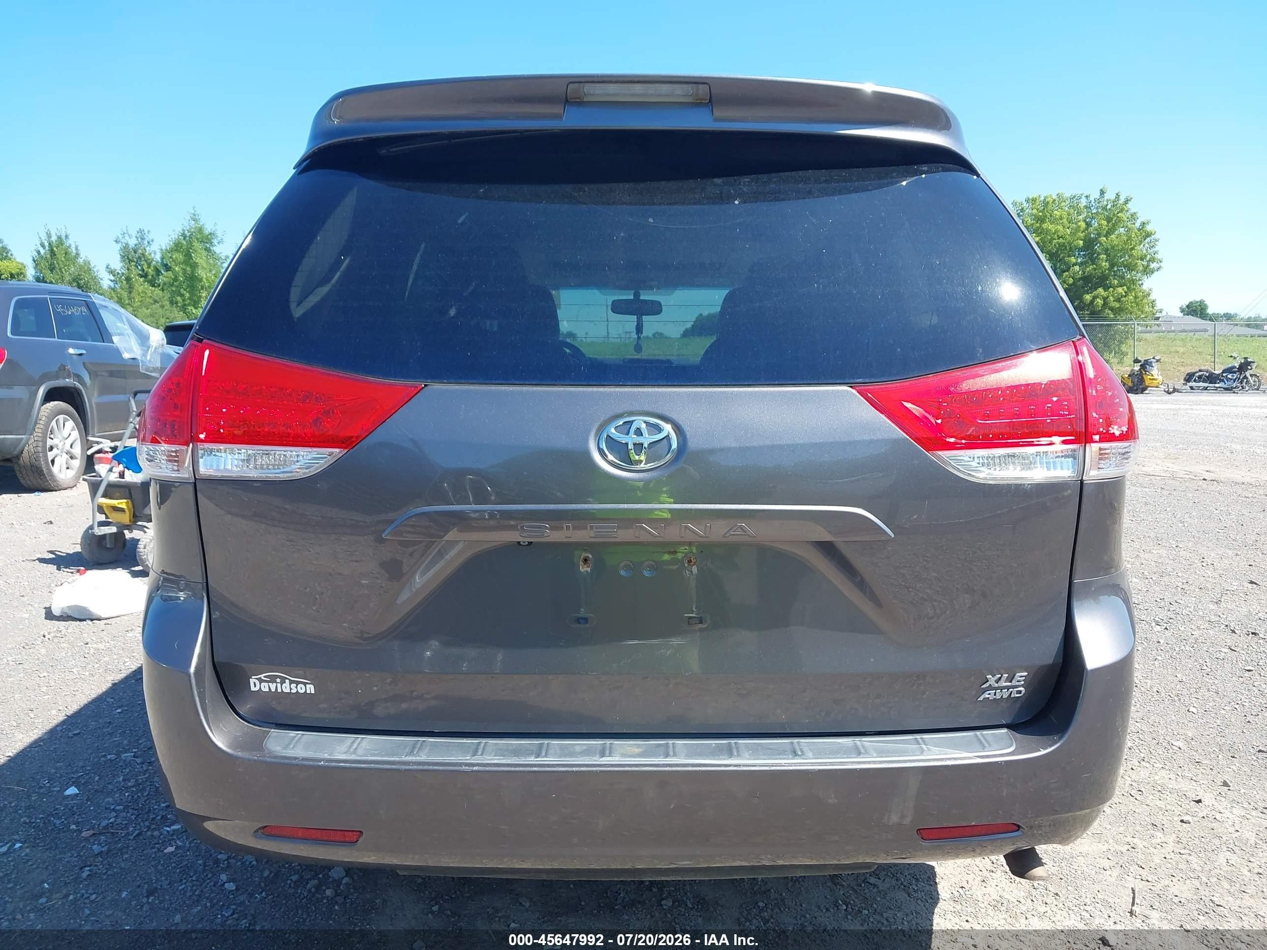 2013 Toyota Sienna Xle 7 Passenger Серый vin: 5TDDK3DC5DS065916