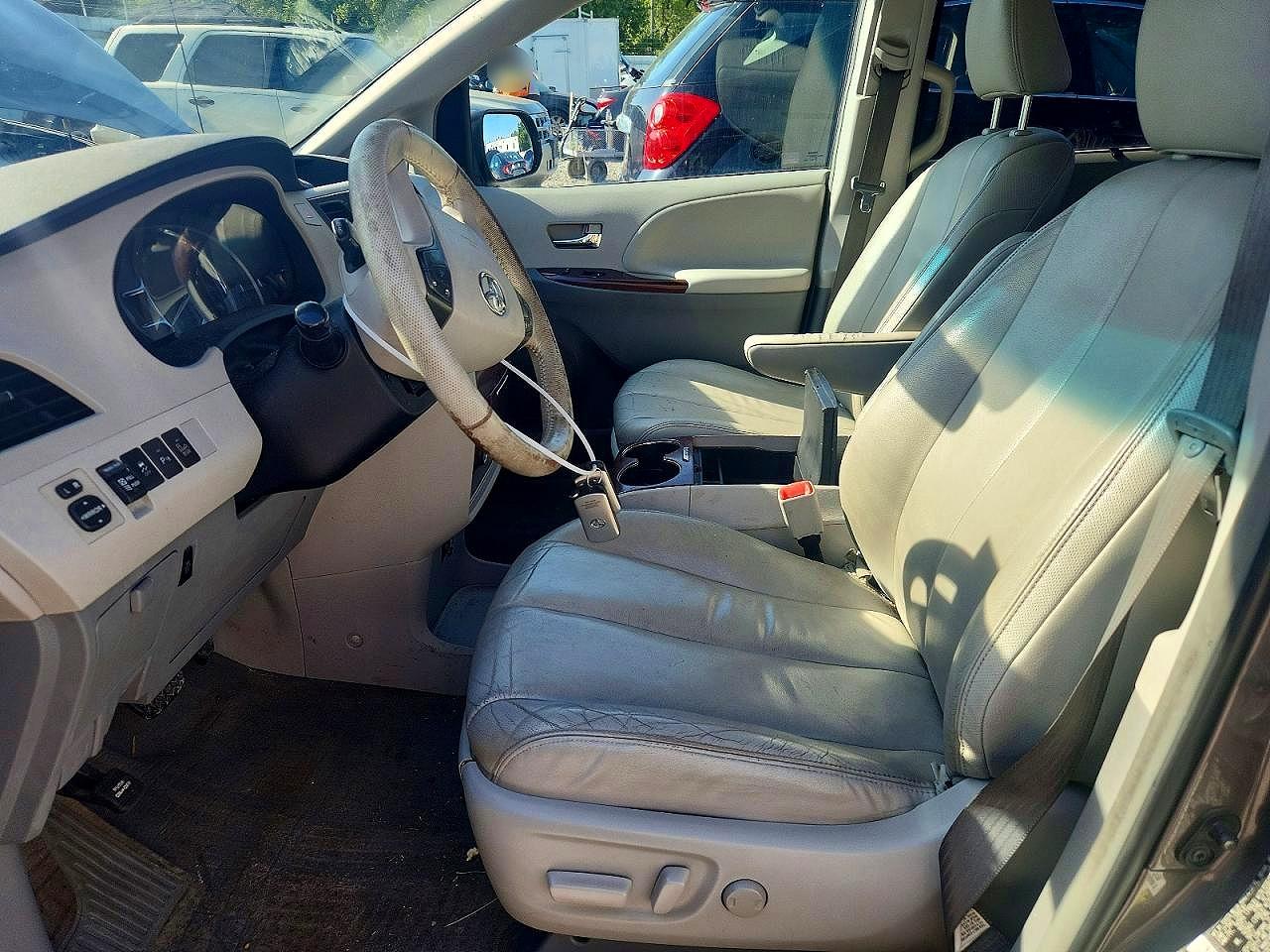 2014 Toyota Sienna Xle 7-passenger Серый vin: 5TDDK3DC5ES078828