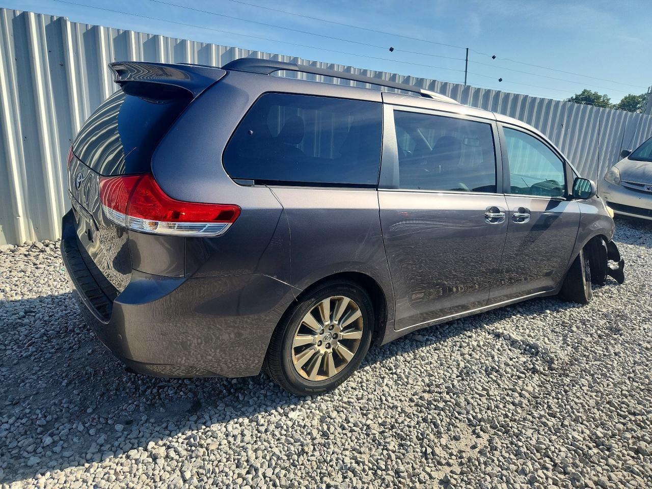 2014 Toyota Sienna Xle 7-passenger Серый vin: 5TDDK3DC5ES078828