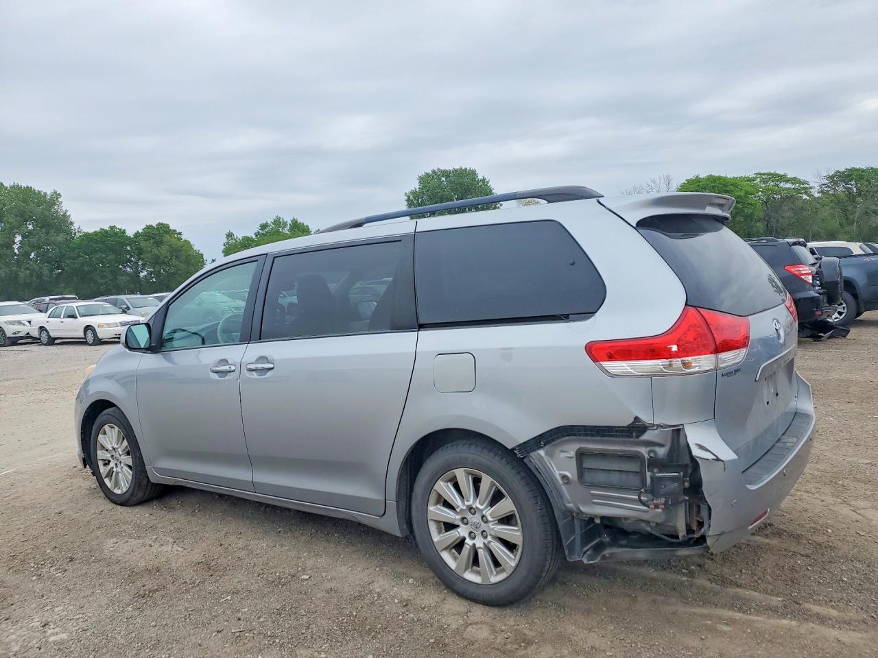 2014 Toyota Sienna Xle 7-passenger Gray vin: 5TDDK3DC5ES078912