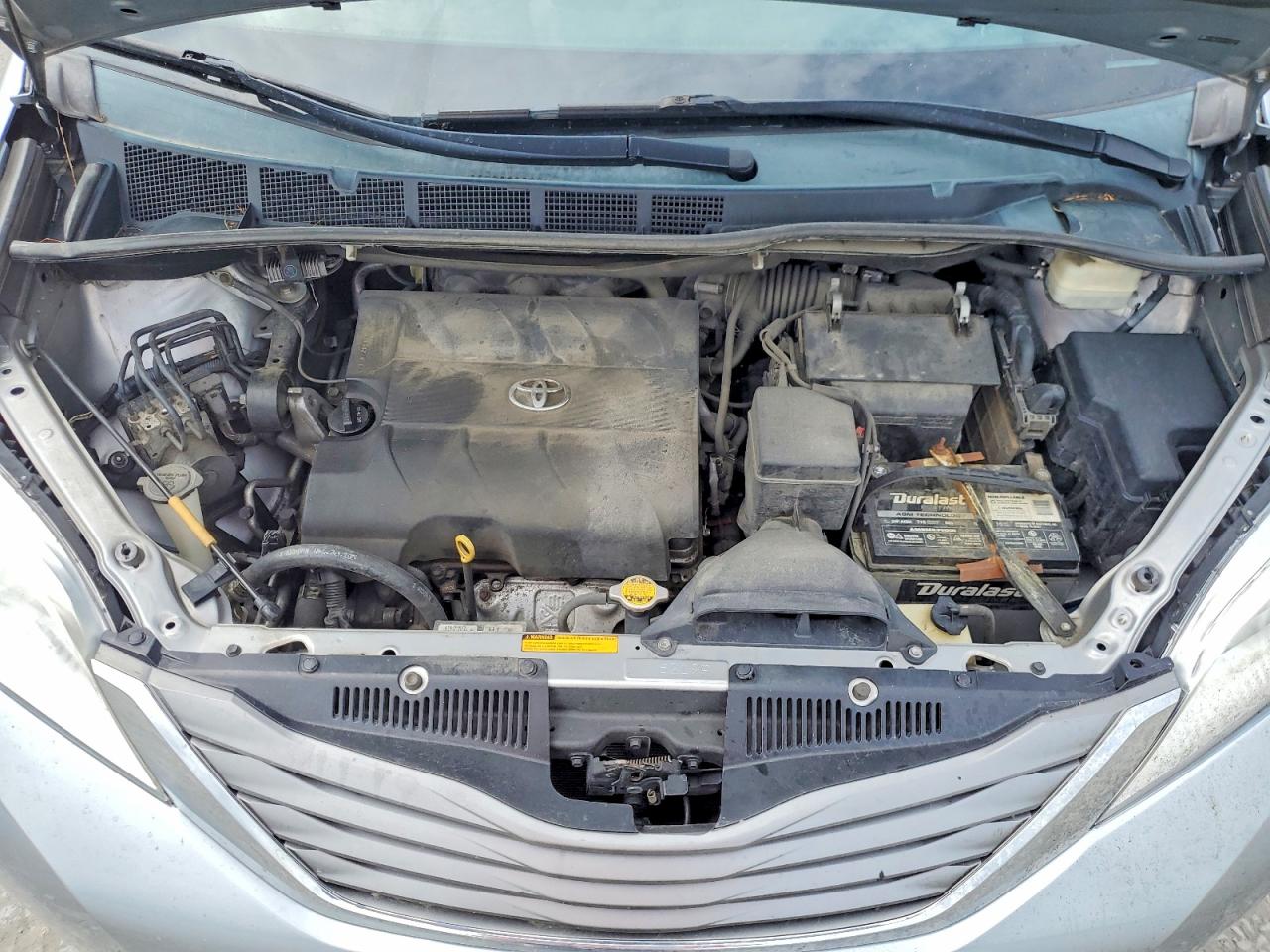 2014 Toyota Sienna Xle 7-passenger Silver vin: 5TDDK3DC5ES082281