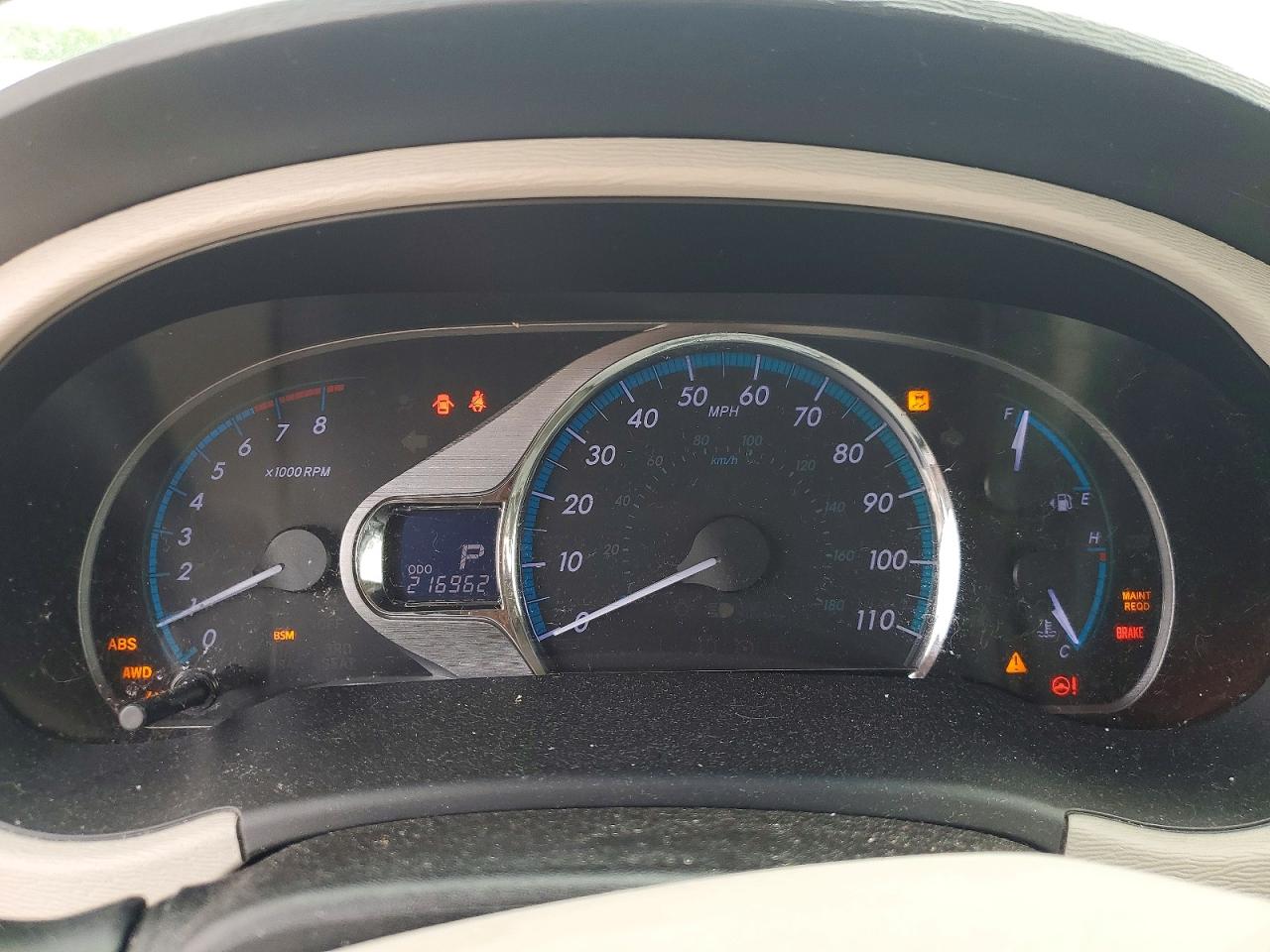 2014 Toyota Sienna Xle 7-passenger Silver vin: 5TDDK3DC5ES082281