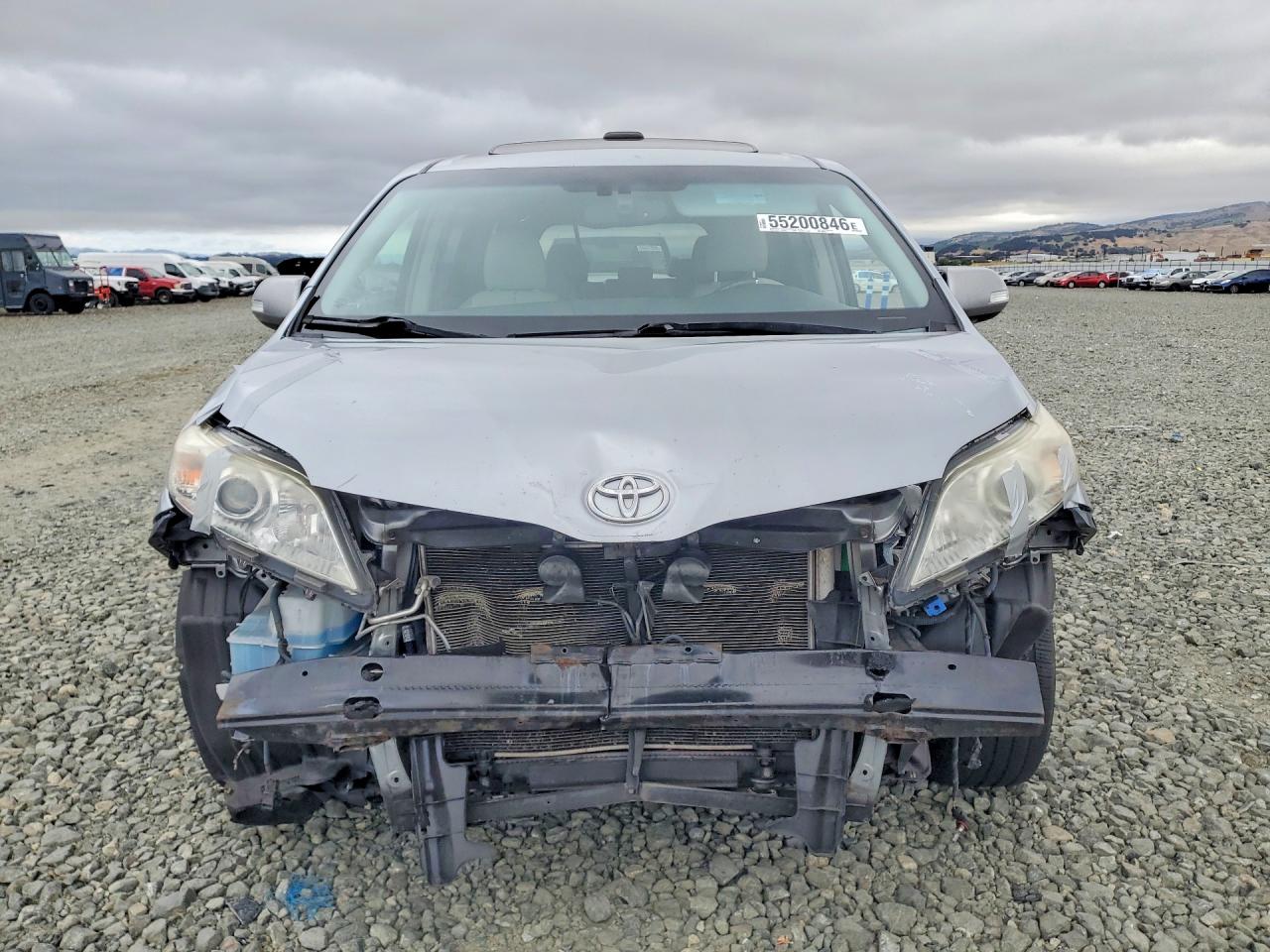 2014 Toyota Sienna Limited 7-passenger Silver vin: 5TDDK3DC5ES093880