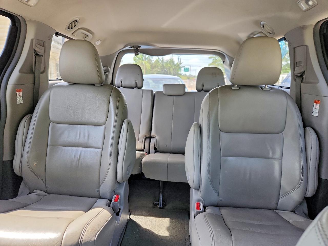 2015 Toyota Sienna Xle Premium 7-passenger Blue vin: 5TDDK3DC5FS095050