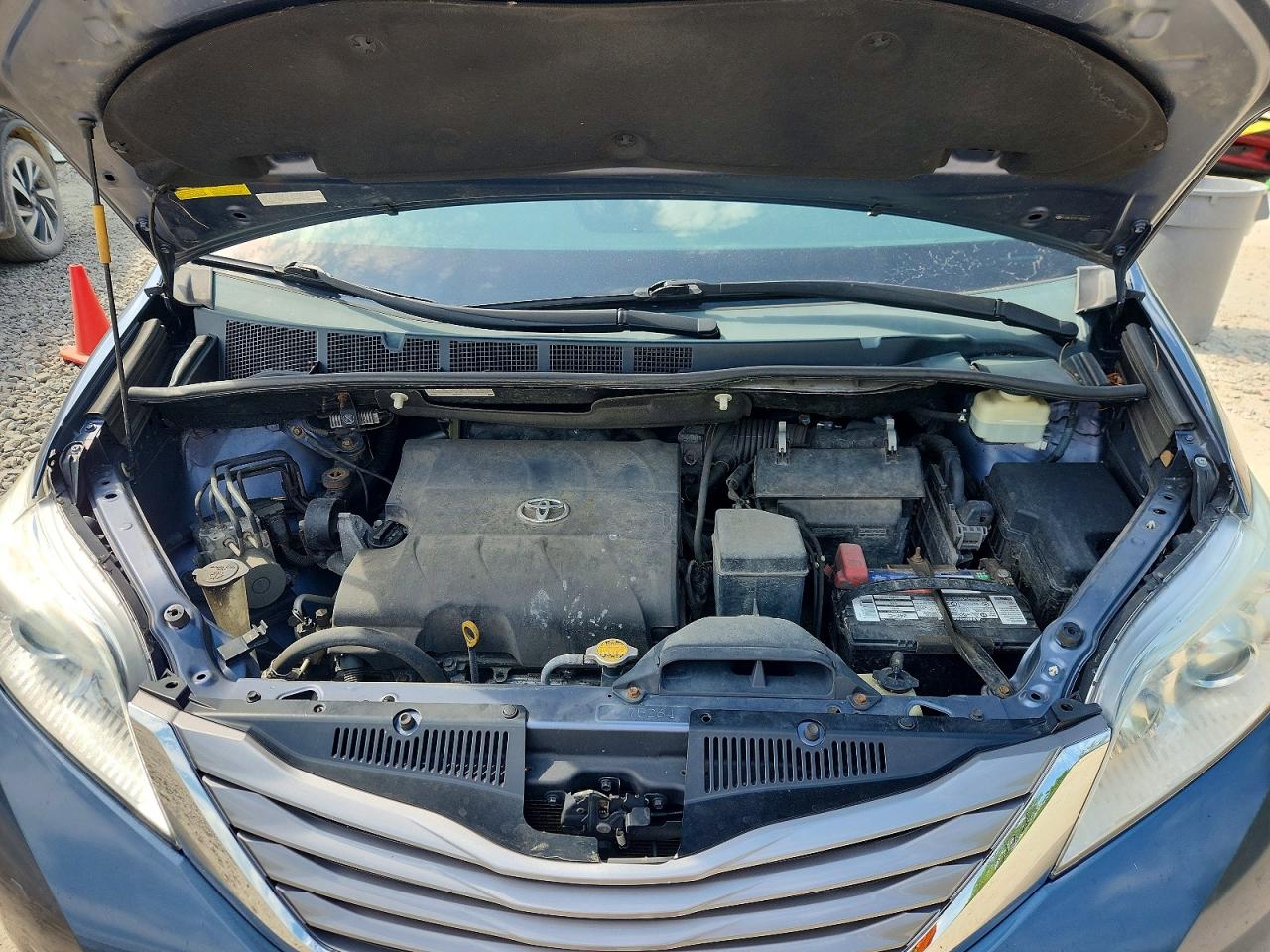 2015 Toyota Sienna Xle Premium 7-passenger Blue vin: 5TDDK3DC5FS095050