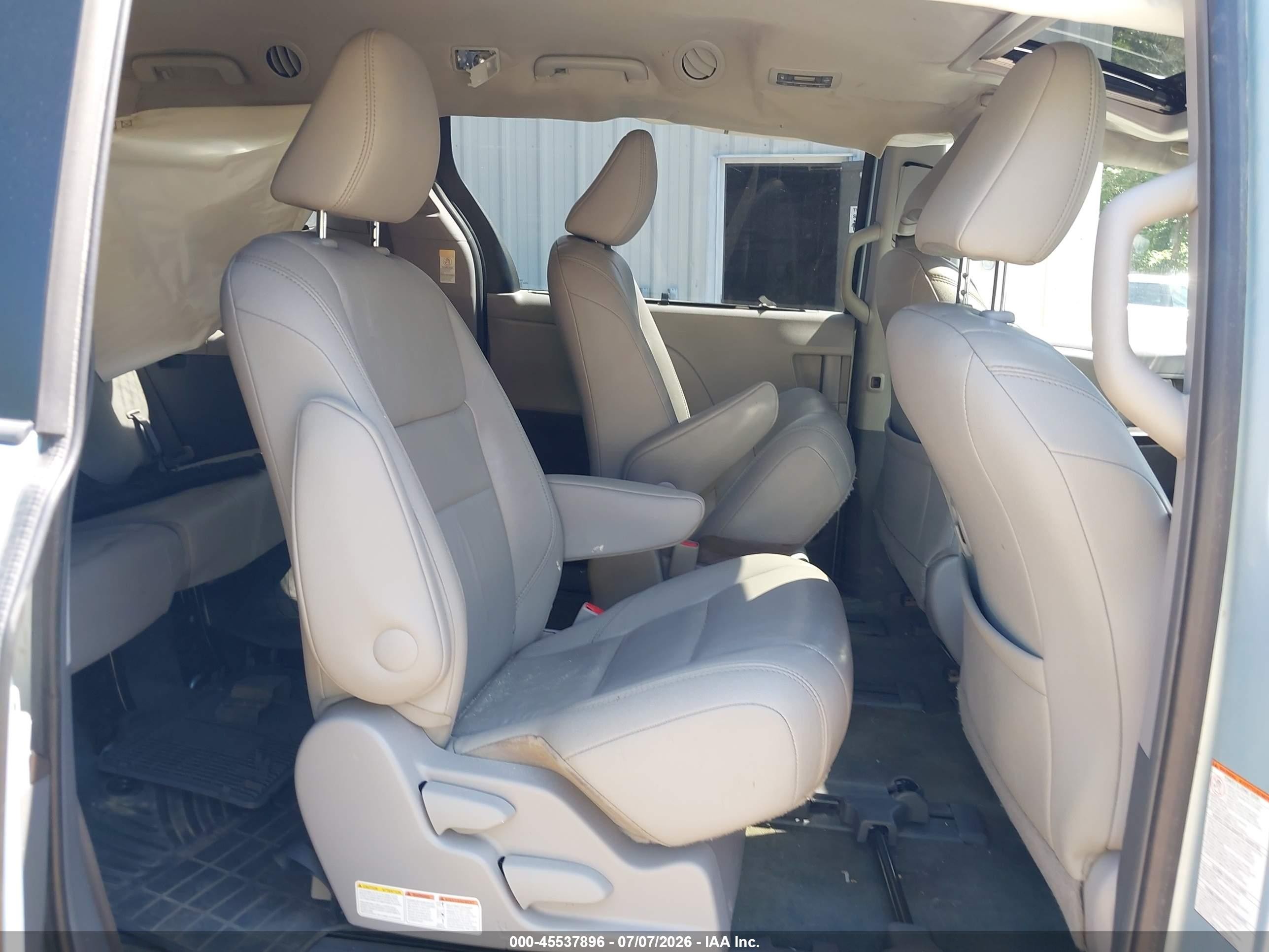 2015 Toyota Sienna Xle 7 Passenger Light Blue vin: 5TDDK3DC5FS098160