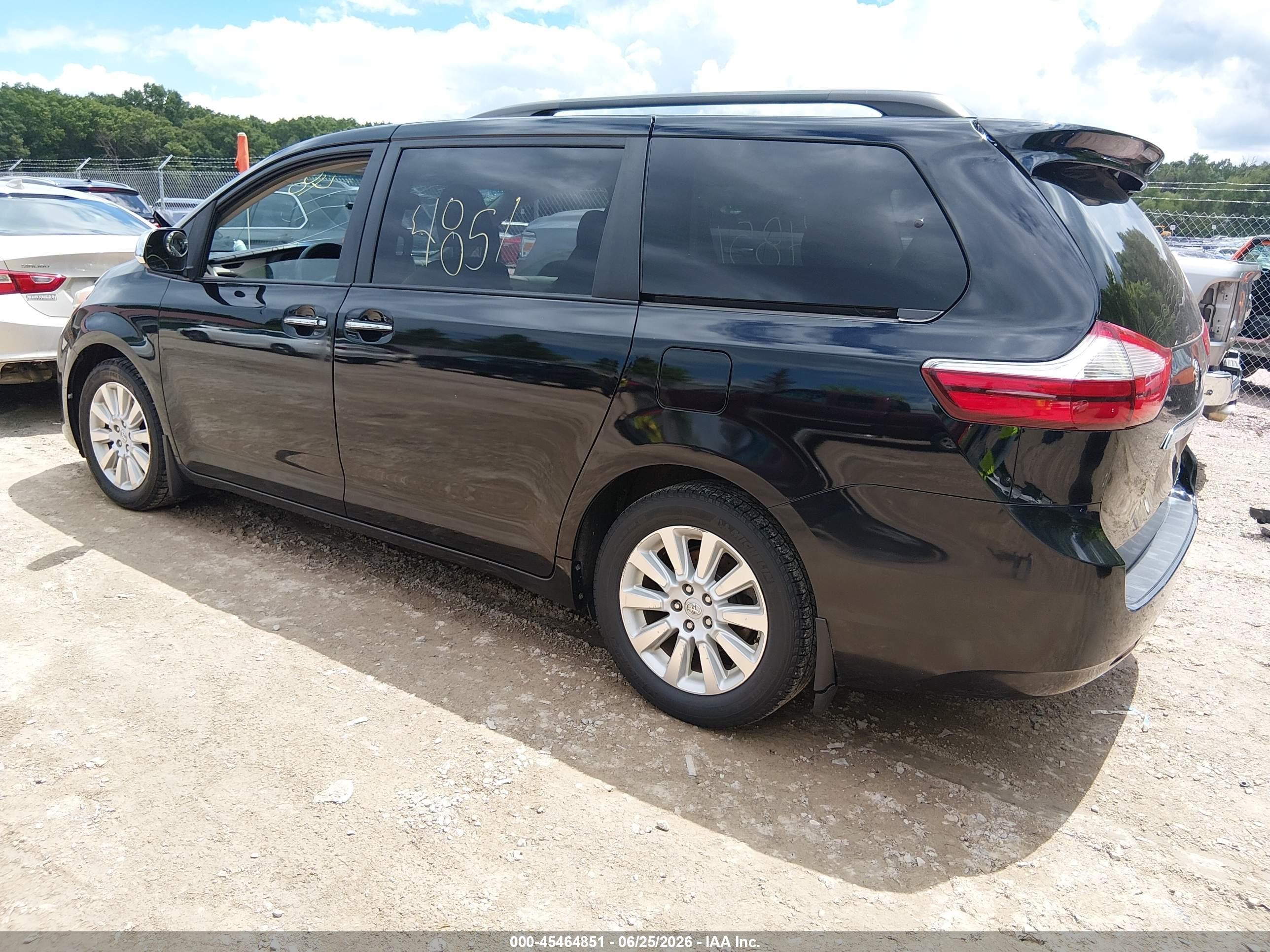 2015 Toyota Sienna Xle 7 Passenger Black vin: 5TDDK3DC5FS103907