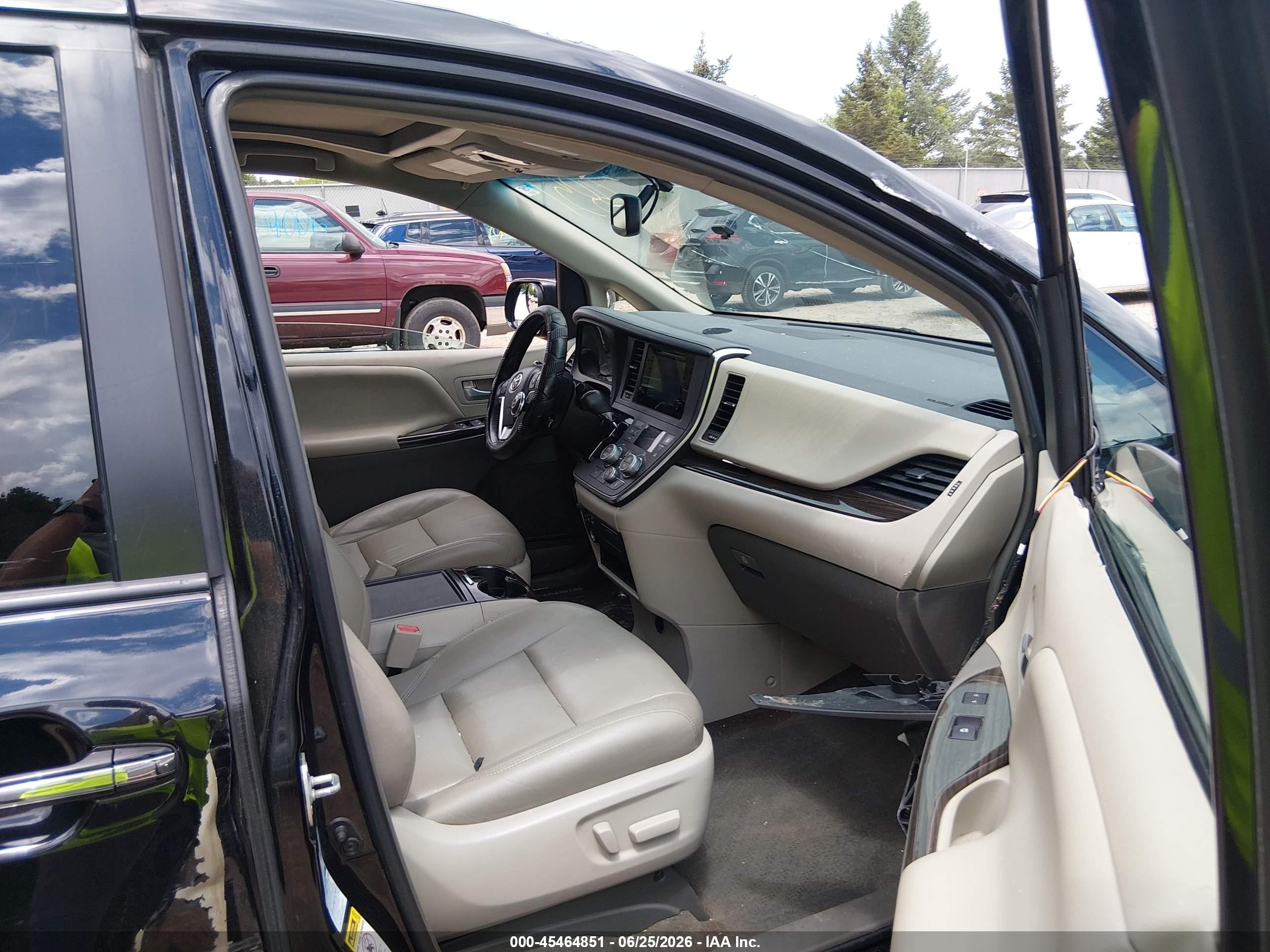 2015 Toyota Sienna Xle 7 Passenger Black vin: 5TDDK3DC5FS103907