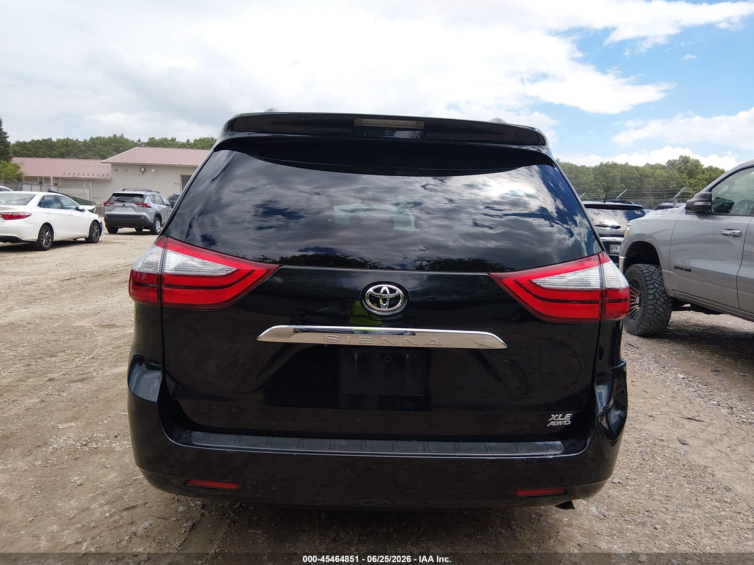 2015 Toyota Sienna Xle 7 Passenger Black vin: 5TDDK3DC5FS103907