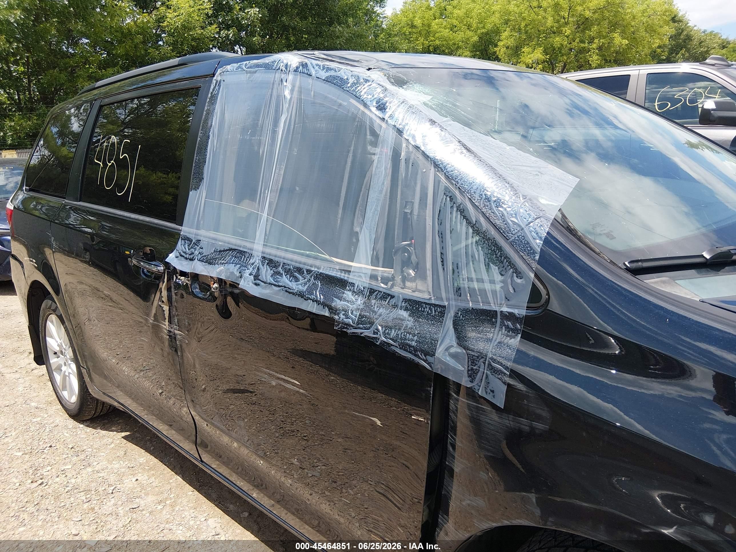 2015 Toyota Sienna Xle 7 Passenger Black vin: 5TDDK3DC5FS103907