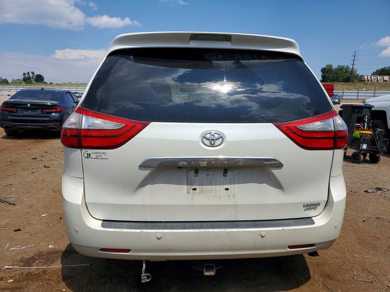 2015 Toyota Sienna Limited 7-passenger Белый vin: 5TDDK3DC5FS105091