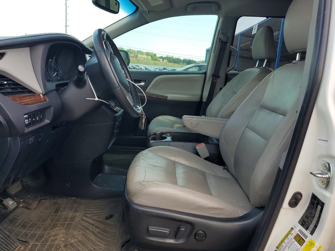 2015 Toyota Sienna Limited 7-passenger Белый vin: 5TDDK3DC5FS105091