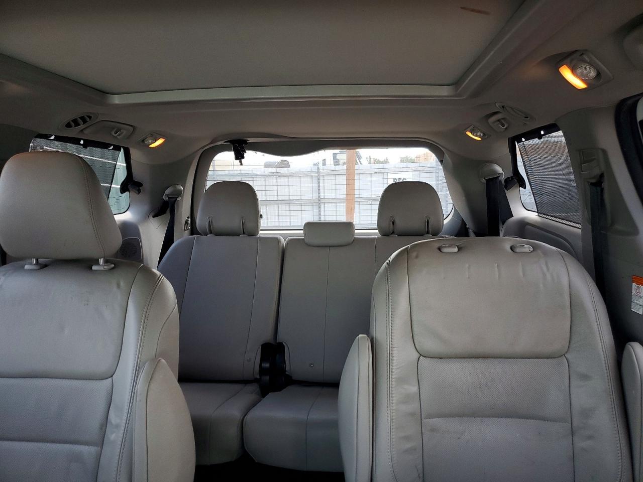 2015 Toyota Sienna Limited 7-passenger Белый vin: 5TDDK3DC5FS105091