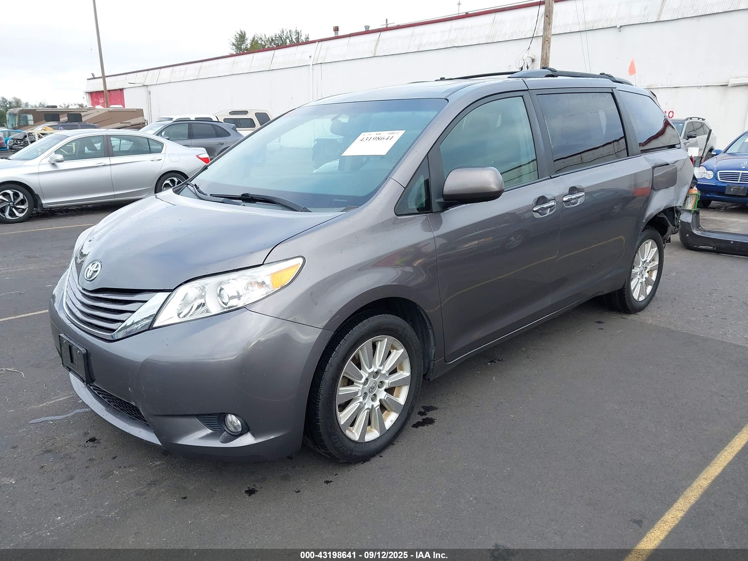 2015 Toyota Sienna Xle Premium 7 Passenger Gray vin: 5TDDK3DC5FS114485