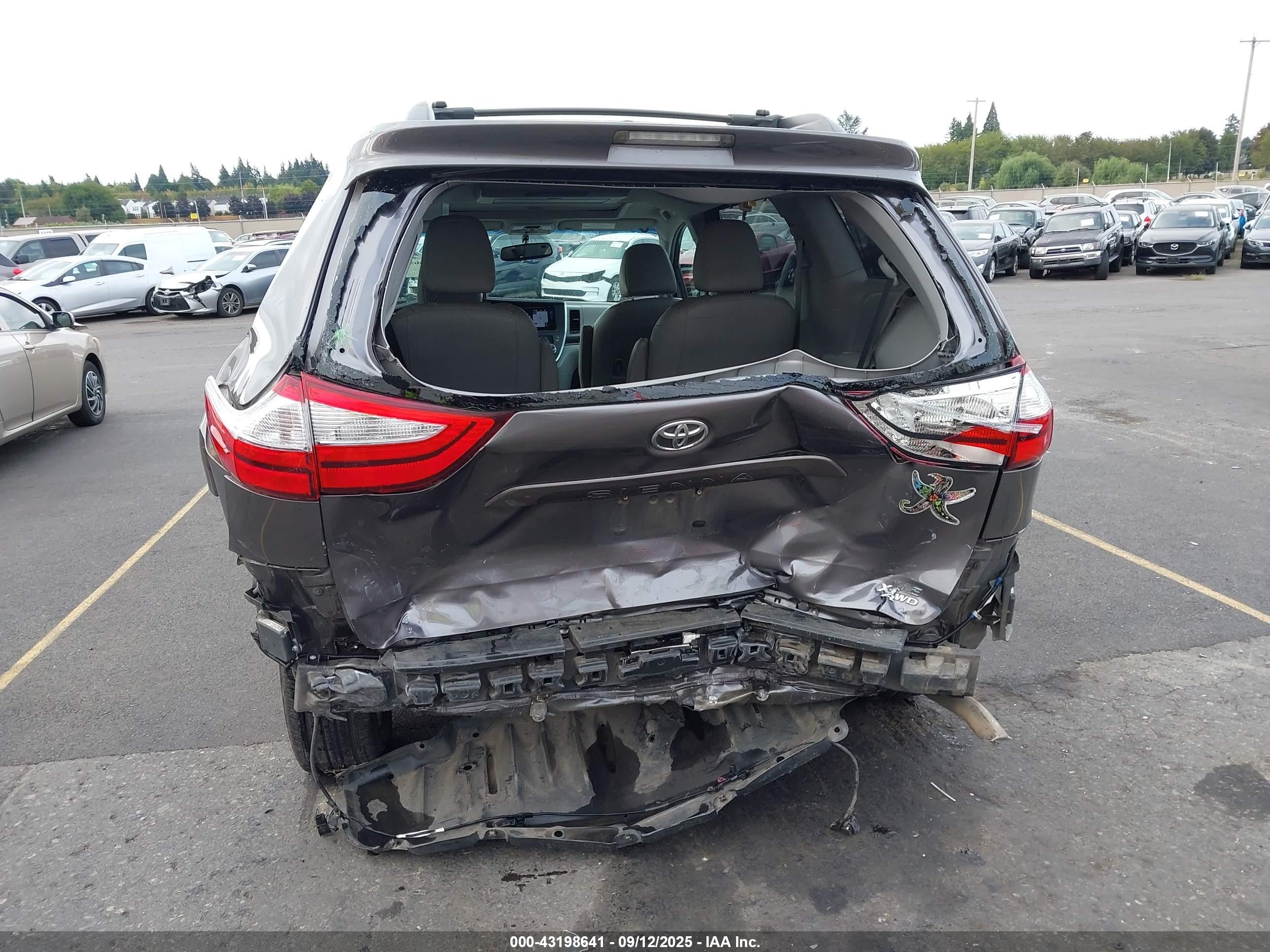 2015 Toyota Sienna Xle Premium 7 Passenger Gray vin: 5TDDK3DC5FS114485