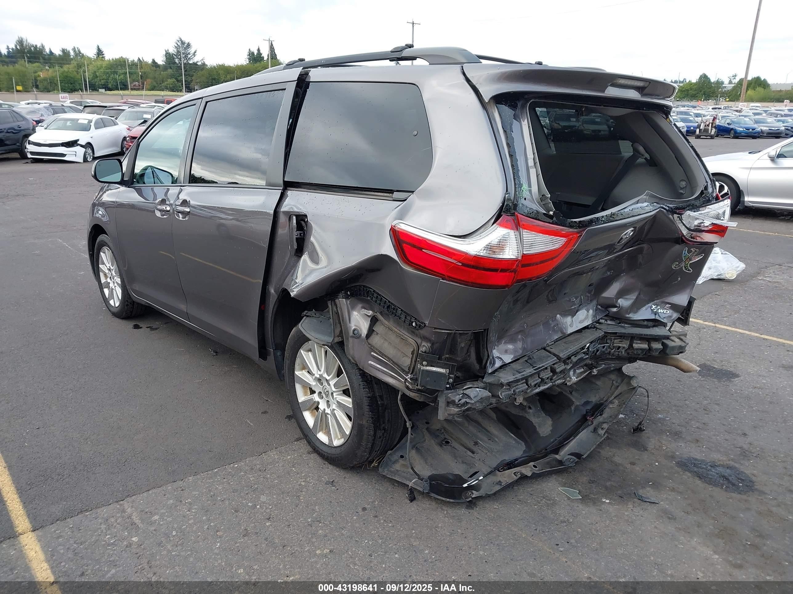 2015 Toyota Sienna Xle Premium 7 Passenger Gray vin: 5TDDK3DC5FS114485