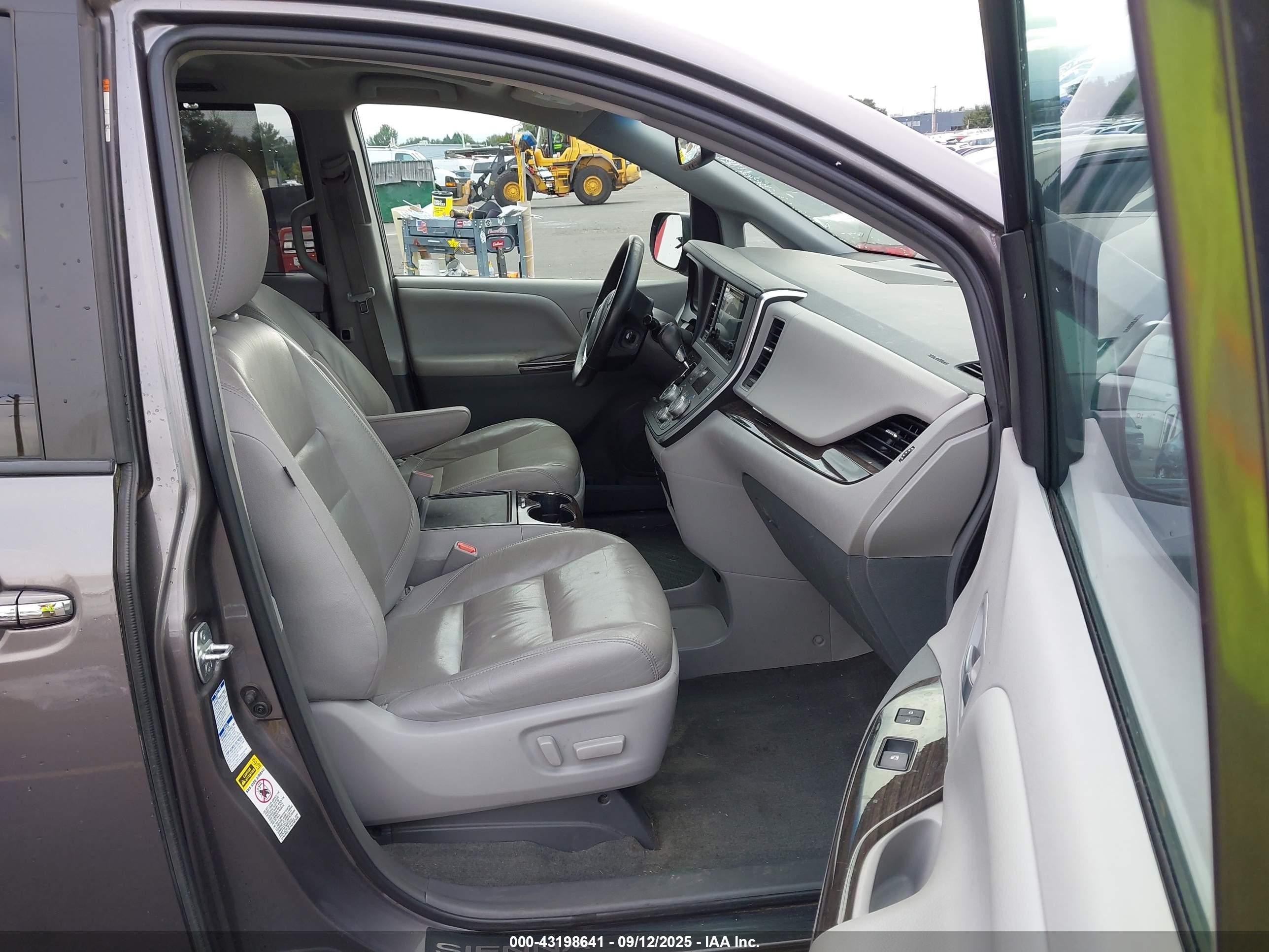 2015 Toyota Sienna Xle Premium 7 Passenger Gray vin: 5TDDK3DC5FS114485