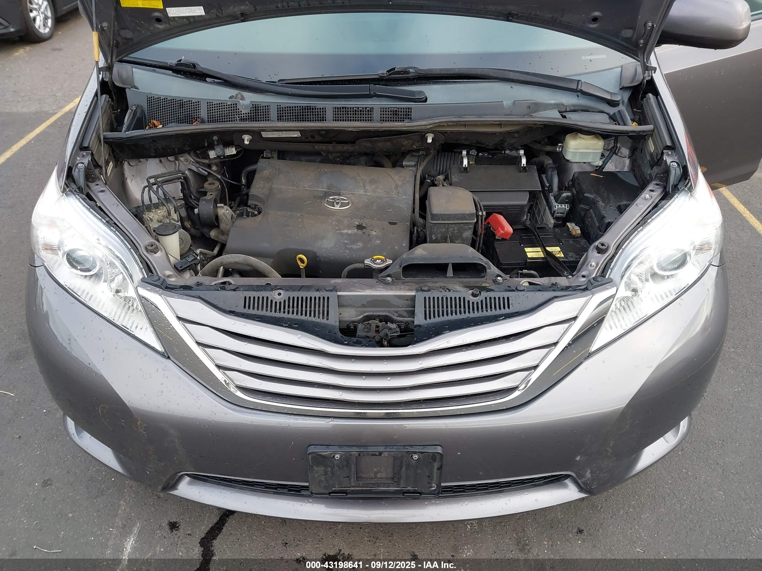 2015 Toyota Sienna Xle Premium 7 Passenger Gray vin: 5TDDK3DC5FS114485