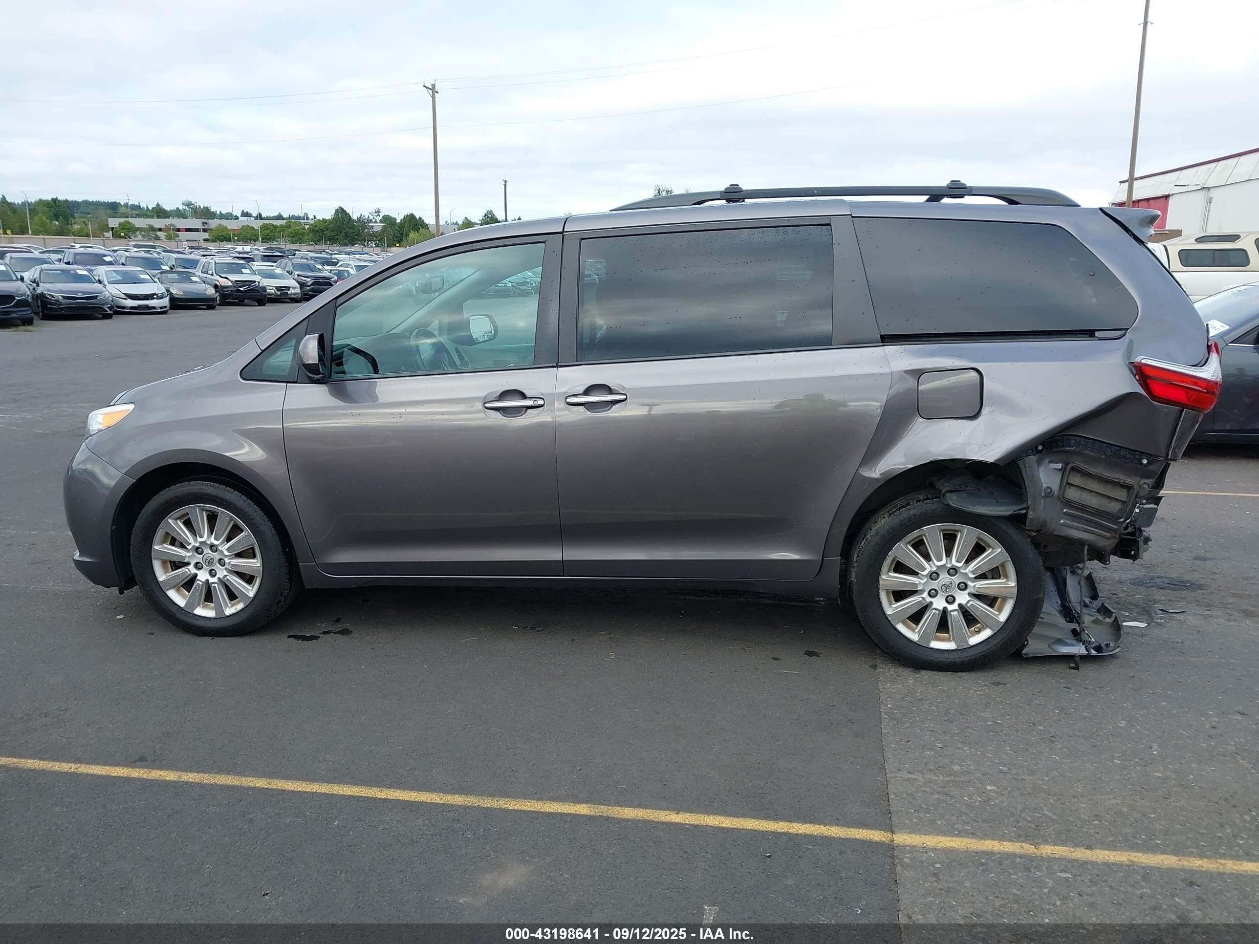 2015 Toyota Sienna Xle Premium 7 Passenger Gray vin: 5TDDK3DC5FS114485