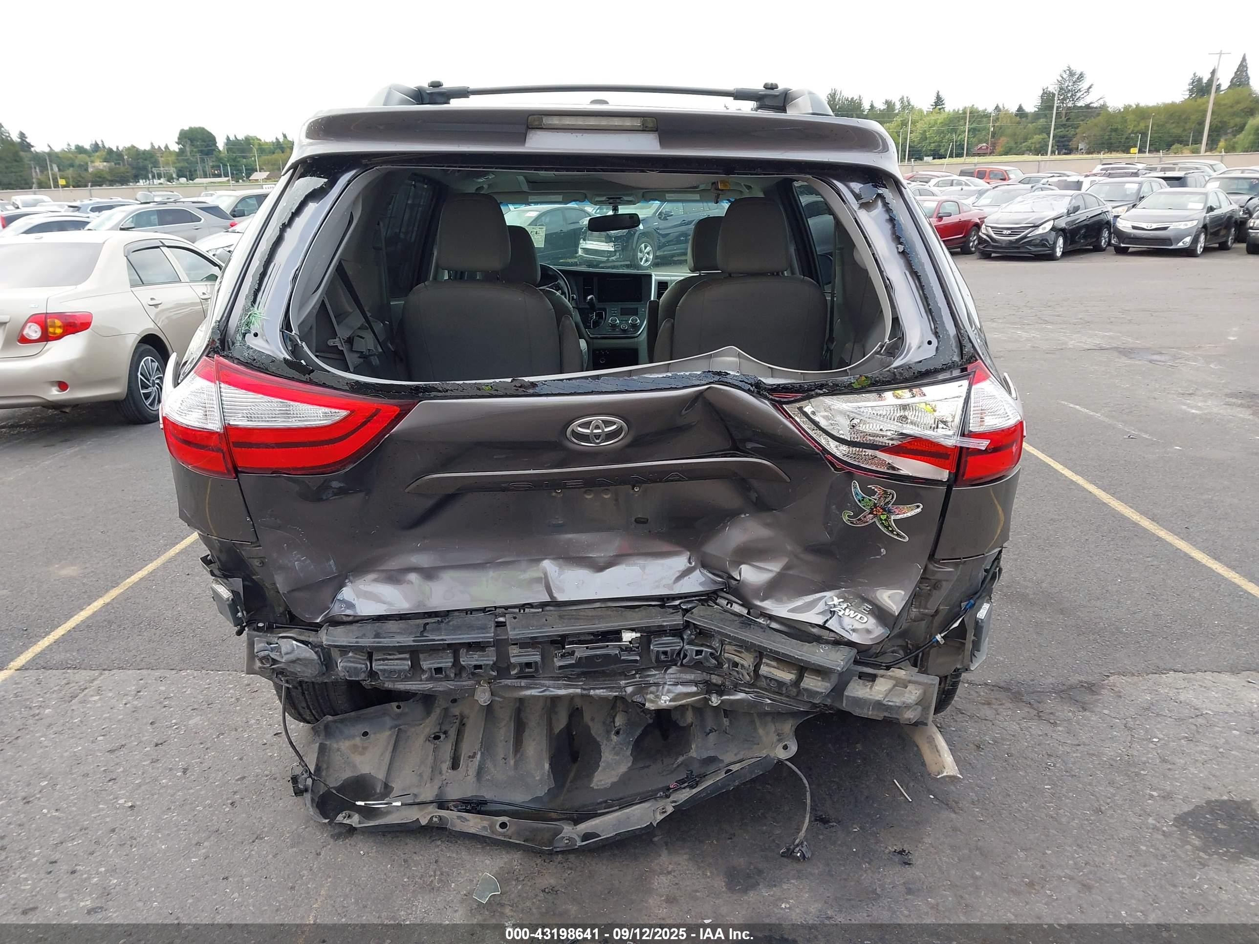 2015 Toyota Sienna Xle Premium 7 Passenger Gray vin: 5TDDK3DC5FS114485