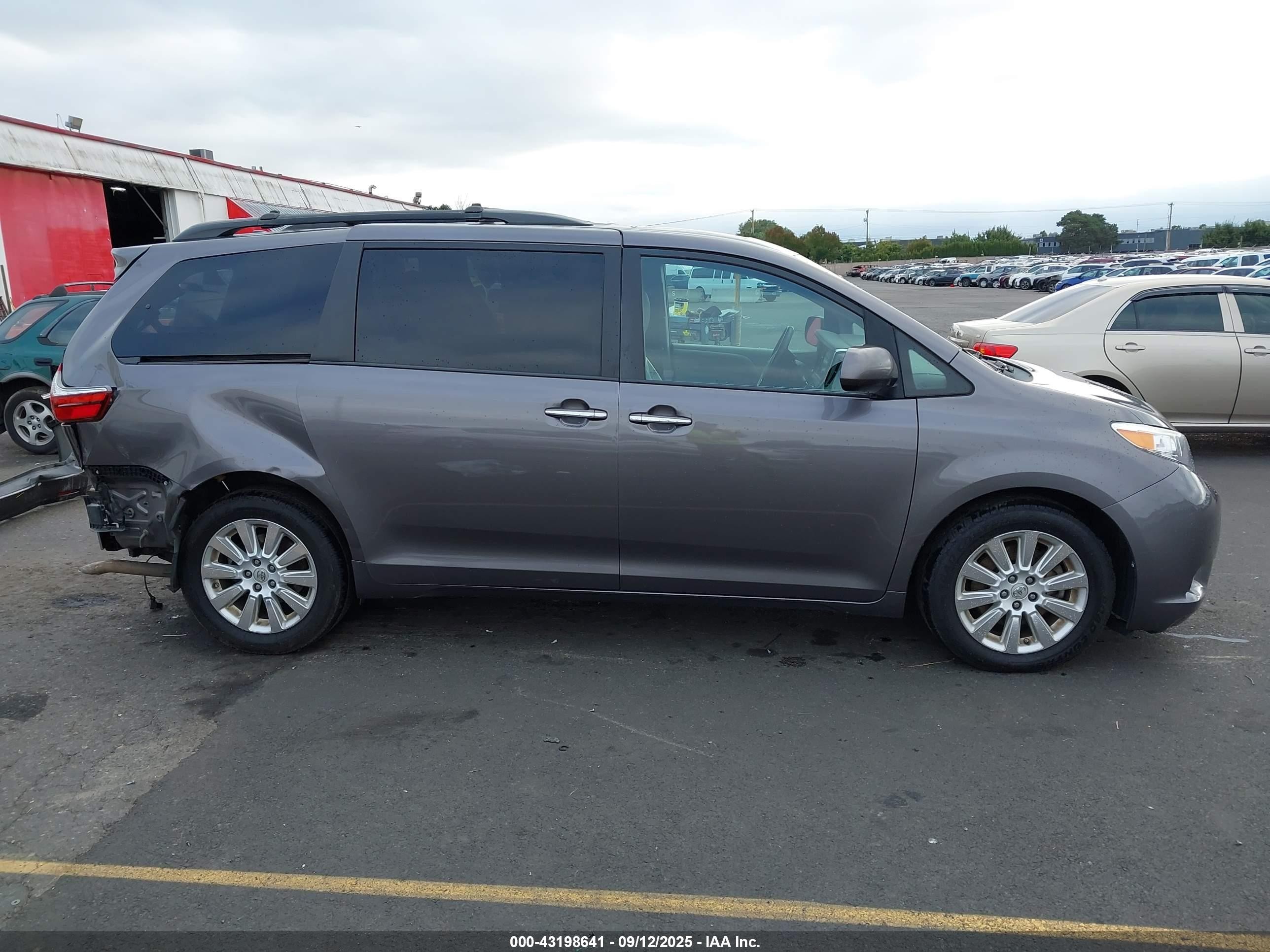 2015 Toyota Sienna Xle Premium 7 Passenger Gray vin: 5TDDK3DC5FS114485
