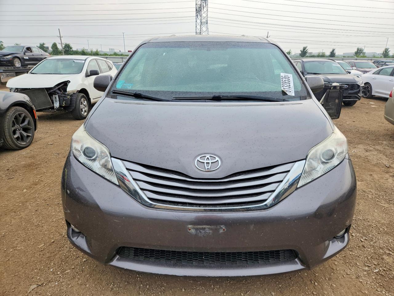 2015 Toyota Sienna Xle 7-passenger Серый vin: 5TDDK3DC5FS118133