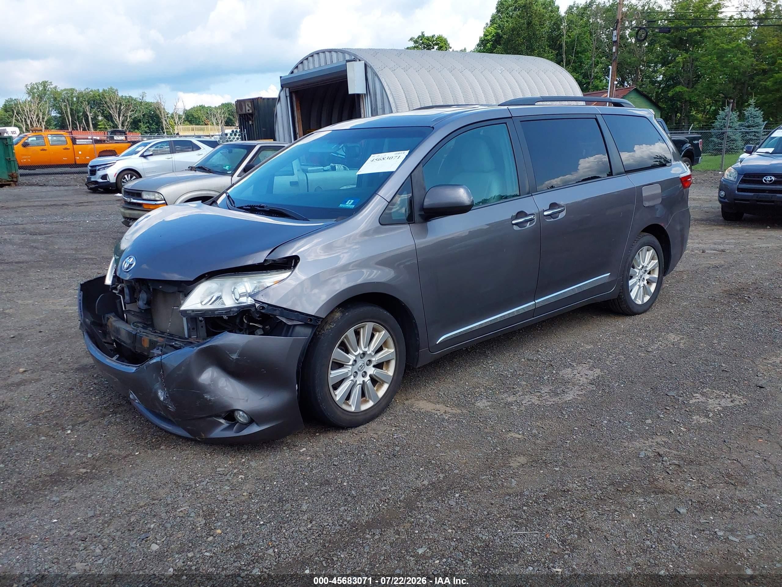 2015 Toyota Sienna Xle Premium 7 Passenger Gray vin: 5TDDK3DC5FS122280