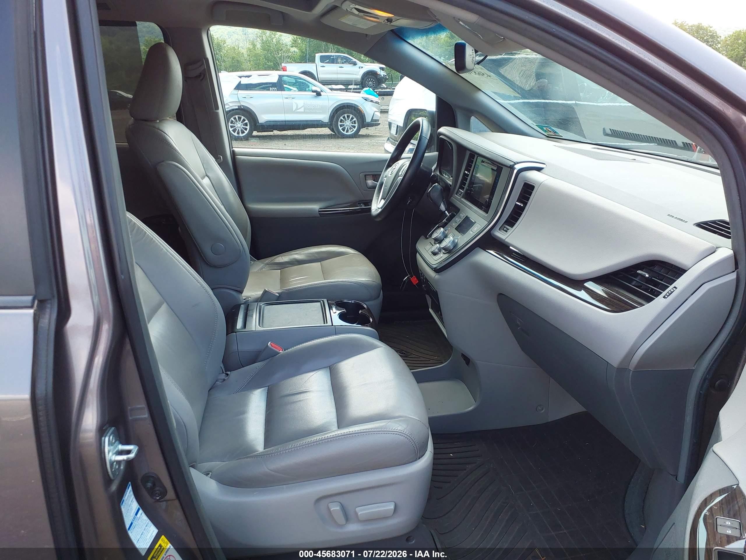 2015 Toyota Sienna Xle Premium 7 Passenger Gray vin: 5TDDK3DC5FS122280