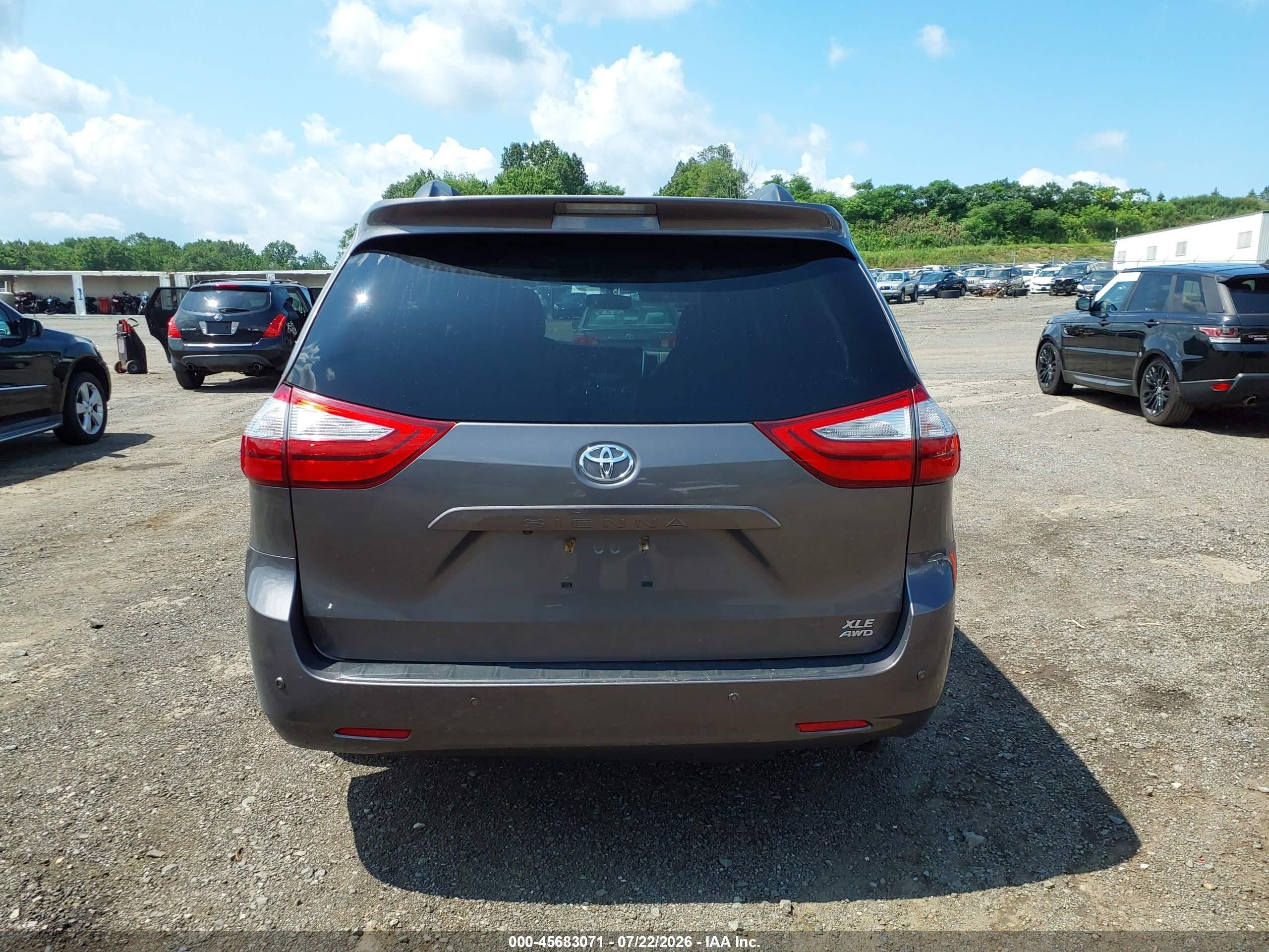 2015 Toyota Sienna Xle Premium 7 Passenger Gray vin: 5TDDK3DC5FS122280
