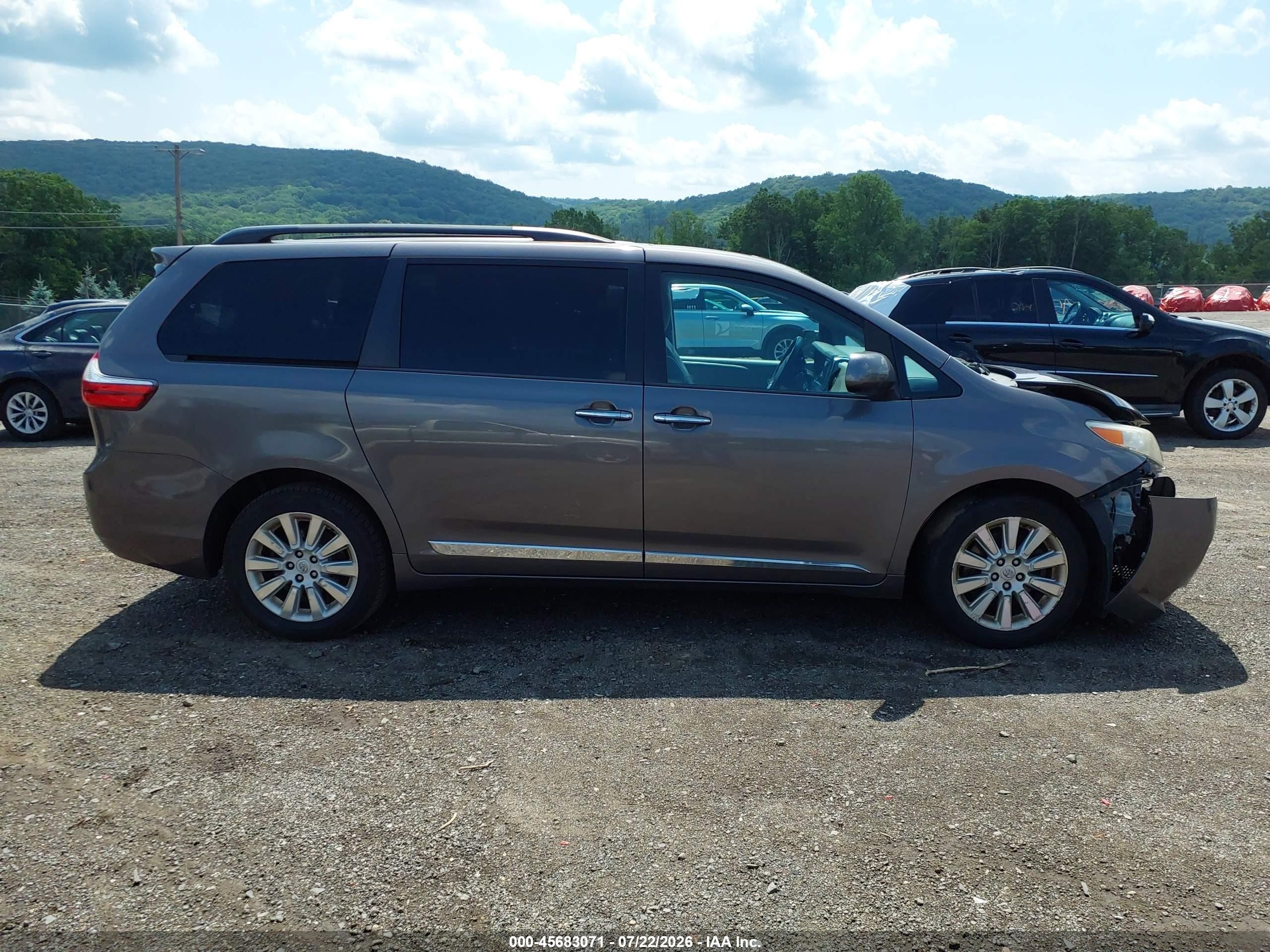 2015 Toyota Sienna Xle Premium 7 Passenger Gray vin: 5TDDK3DC5FS122280