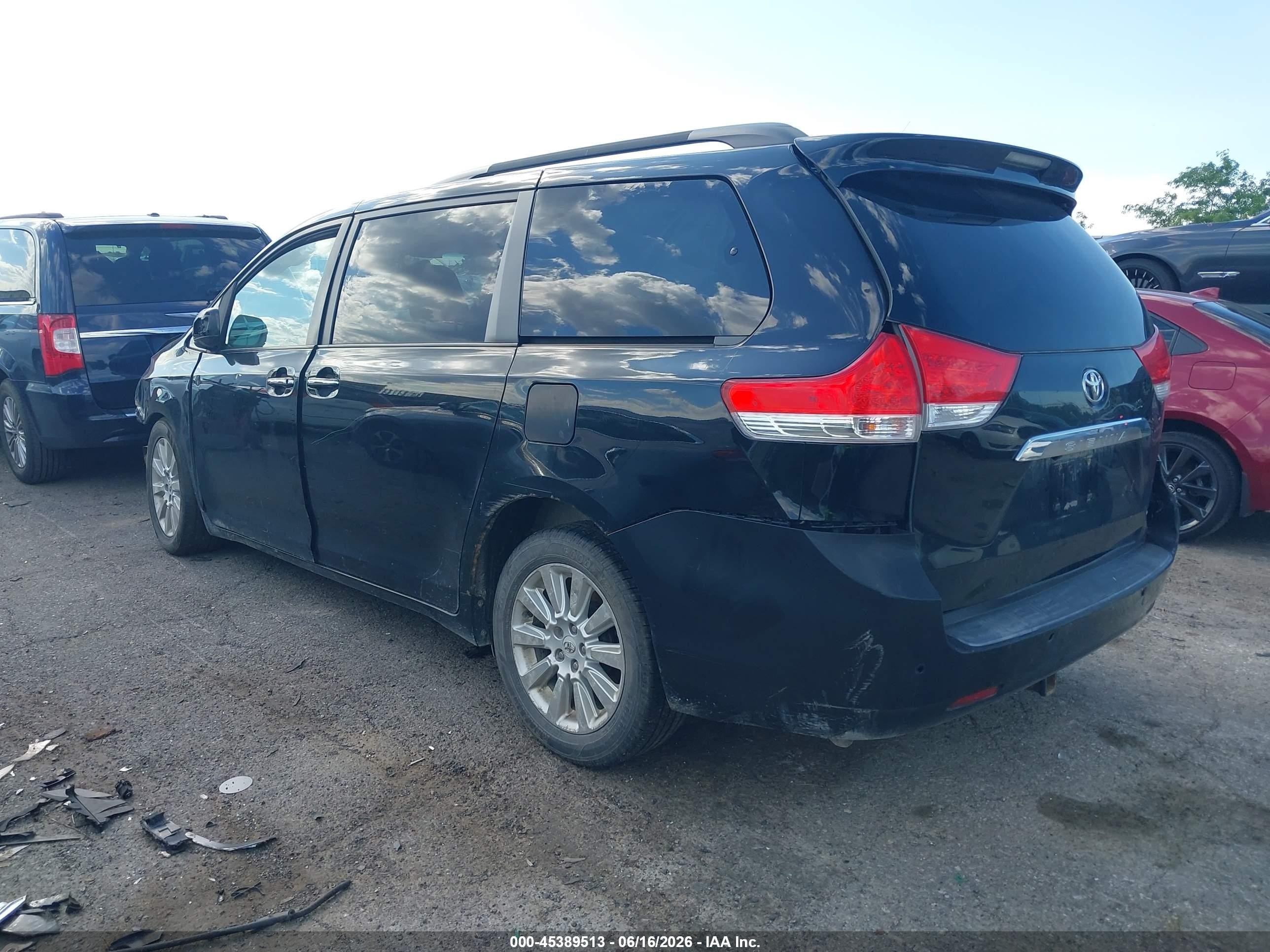 2011 Toyota Sienna Limited Черный vin: 5TDDK3DC6BS003115