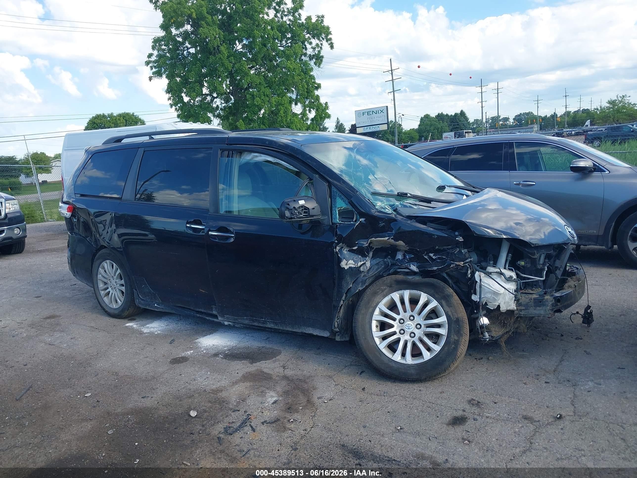 2011 Toyota Sienna Limited Черный vin: 5TDDK3DC6BS003115