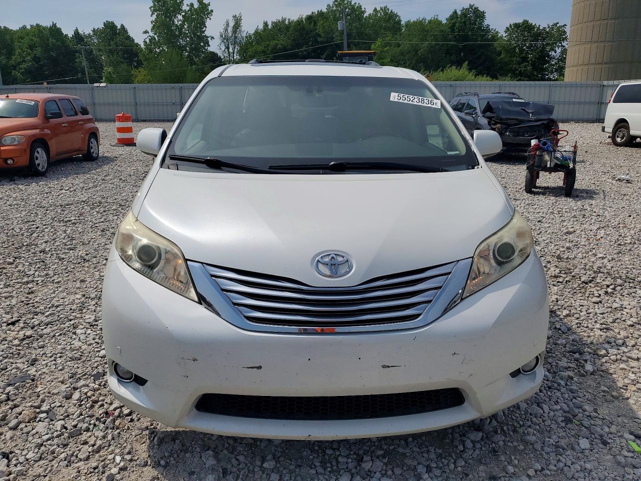2011 Toyota Sienna Limited 7-passenger White vin: 5TDDK3DC6BS016916
