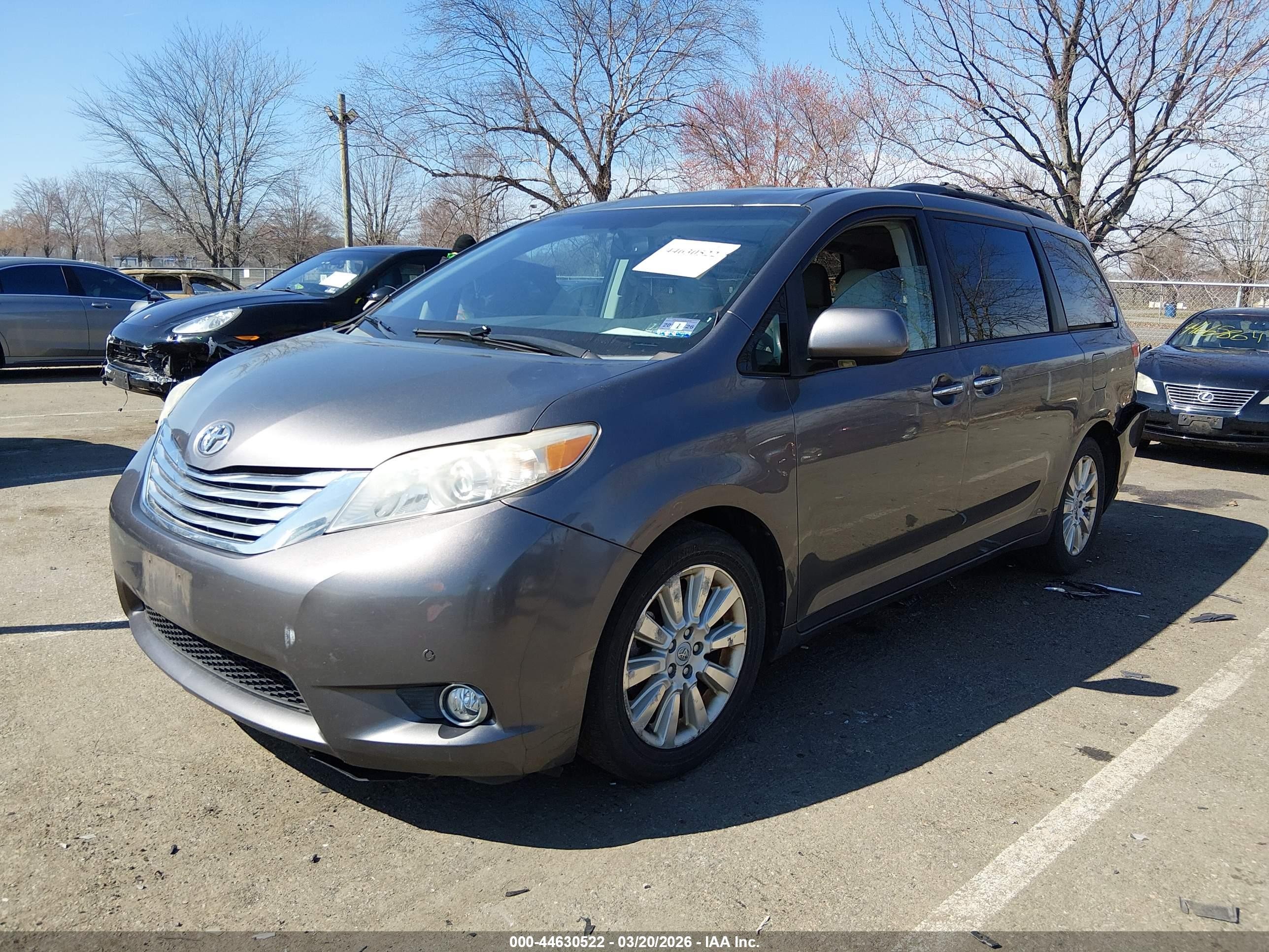 2011 Toyota Sienna Limited Gray vin: 5TDDK3DC6BS017760