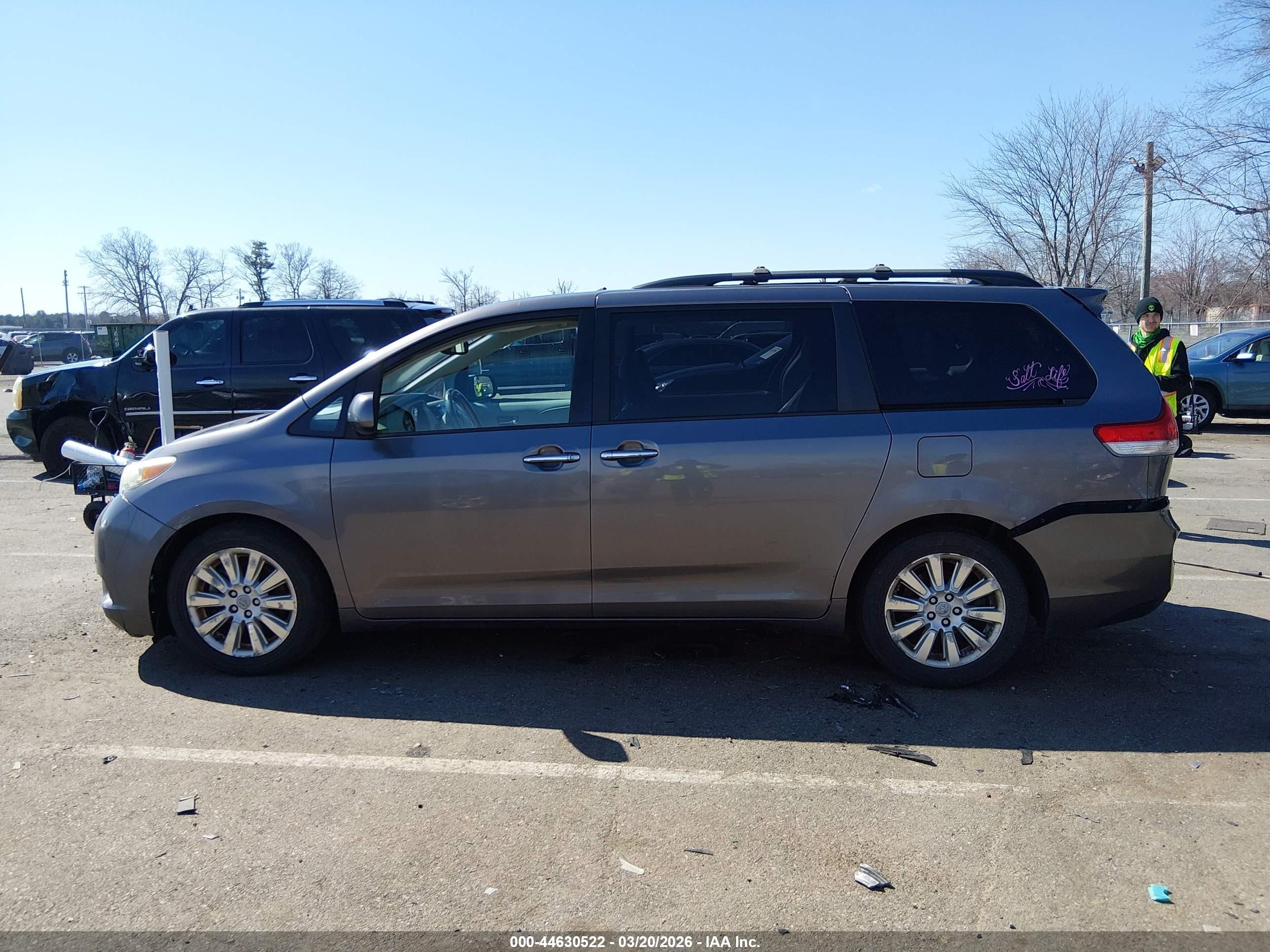 2011 Toyota Sienna Limited Gray vin: 5TDDK3DC6BS017760