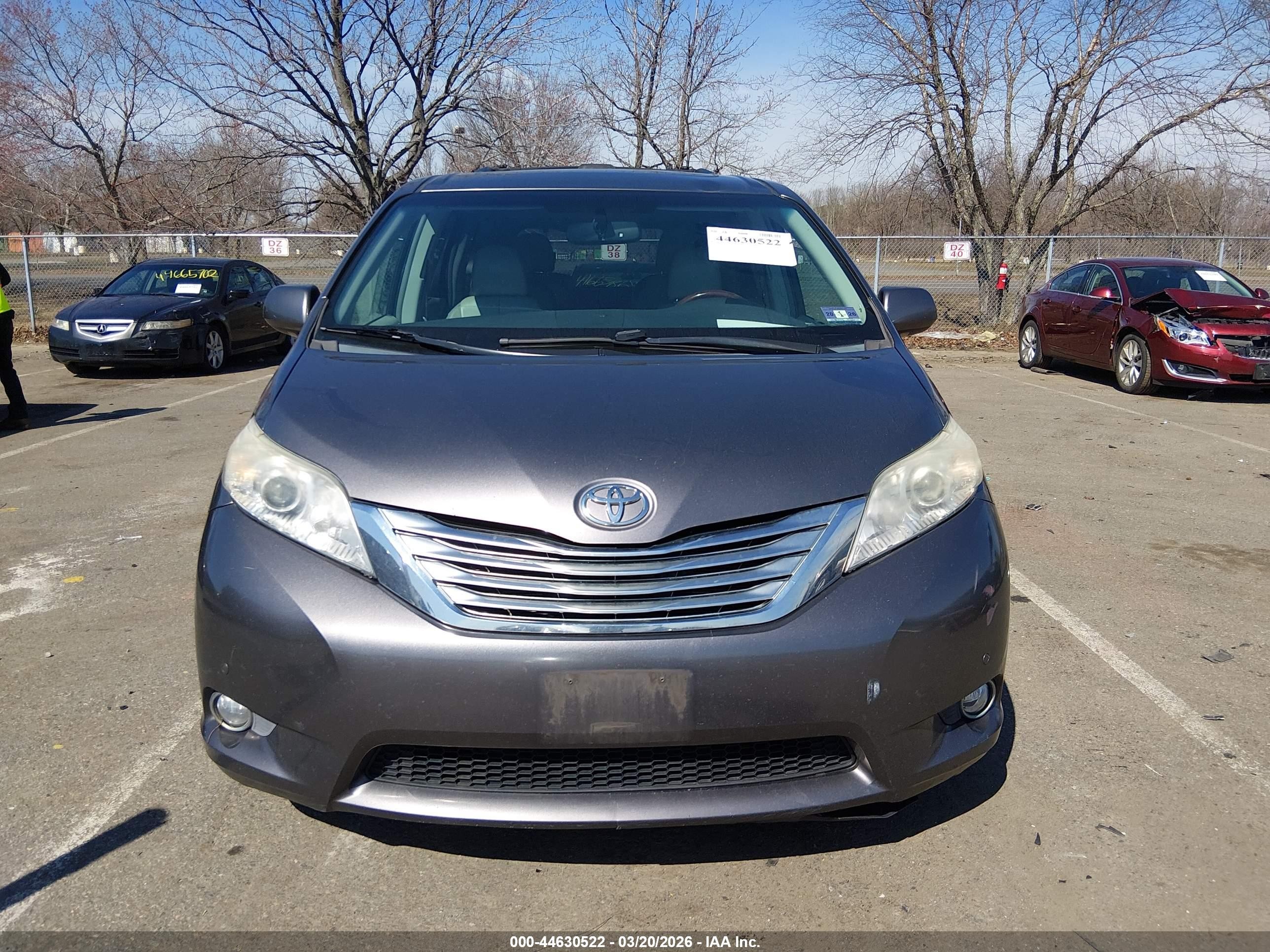 2011 Toyota Sienna Limited Gray vin: 5TDDK3DC6BS017760