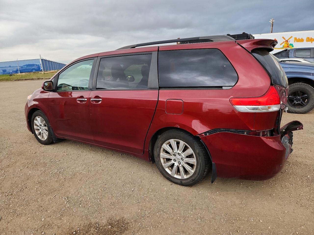 2011 Toyota Sienna Burgundy vin: 5TDDK3DC6BS025003