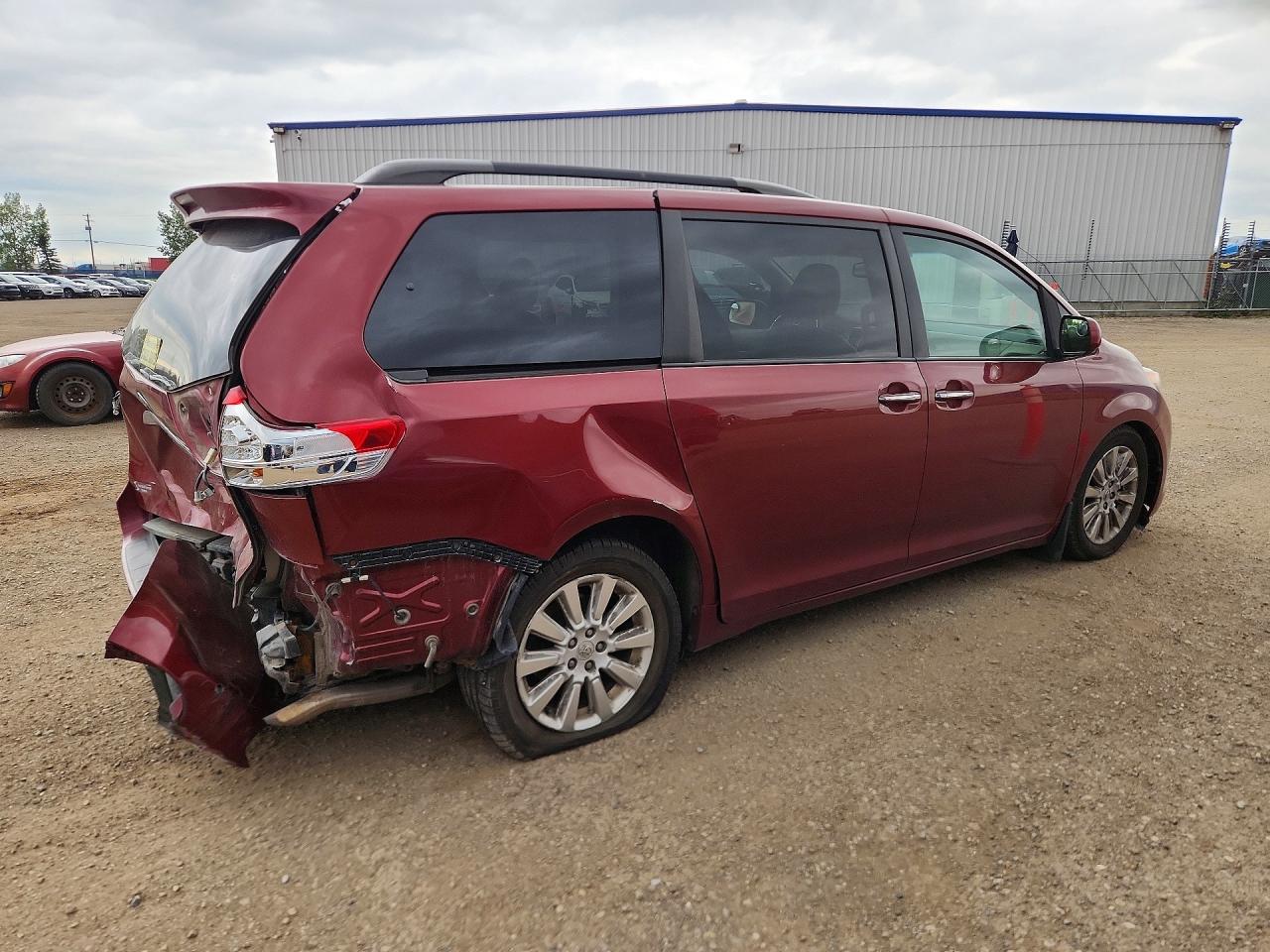 2011 Toyota Sienna Burgundy vin: 5TDDK3DC6BS025003