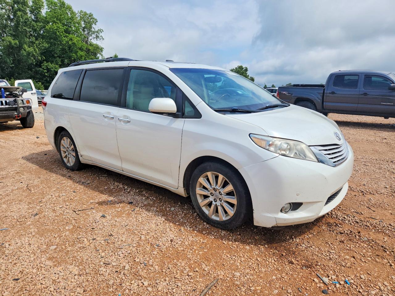 2011 Toyota Sienna Limited 7-passenger White vin: 5TDDK3DC6BS026782