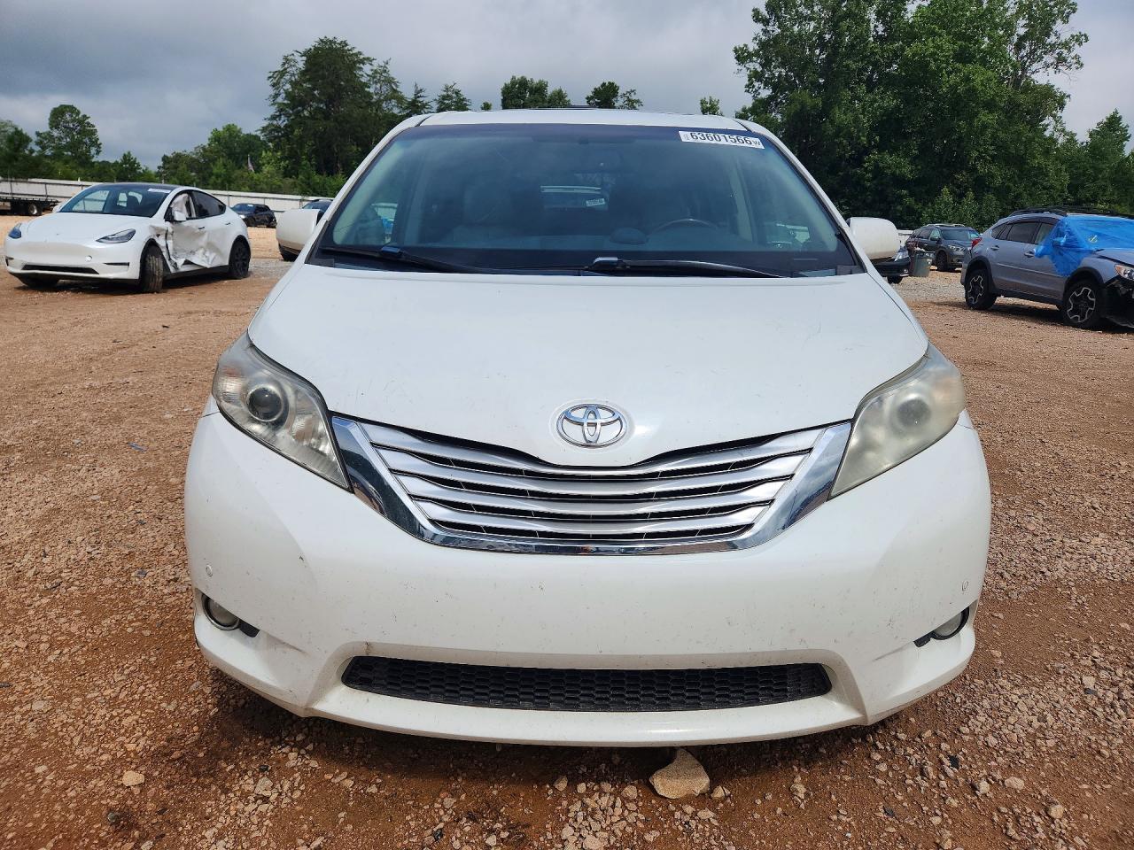 2011 Toyota Sienna Limited 7-passenger White vin: 5TDDK3DC6BS026782